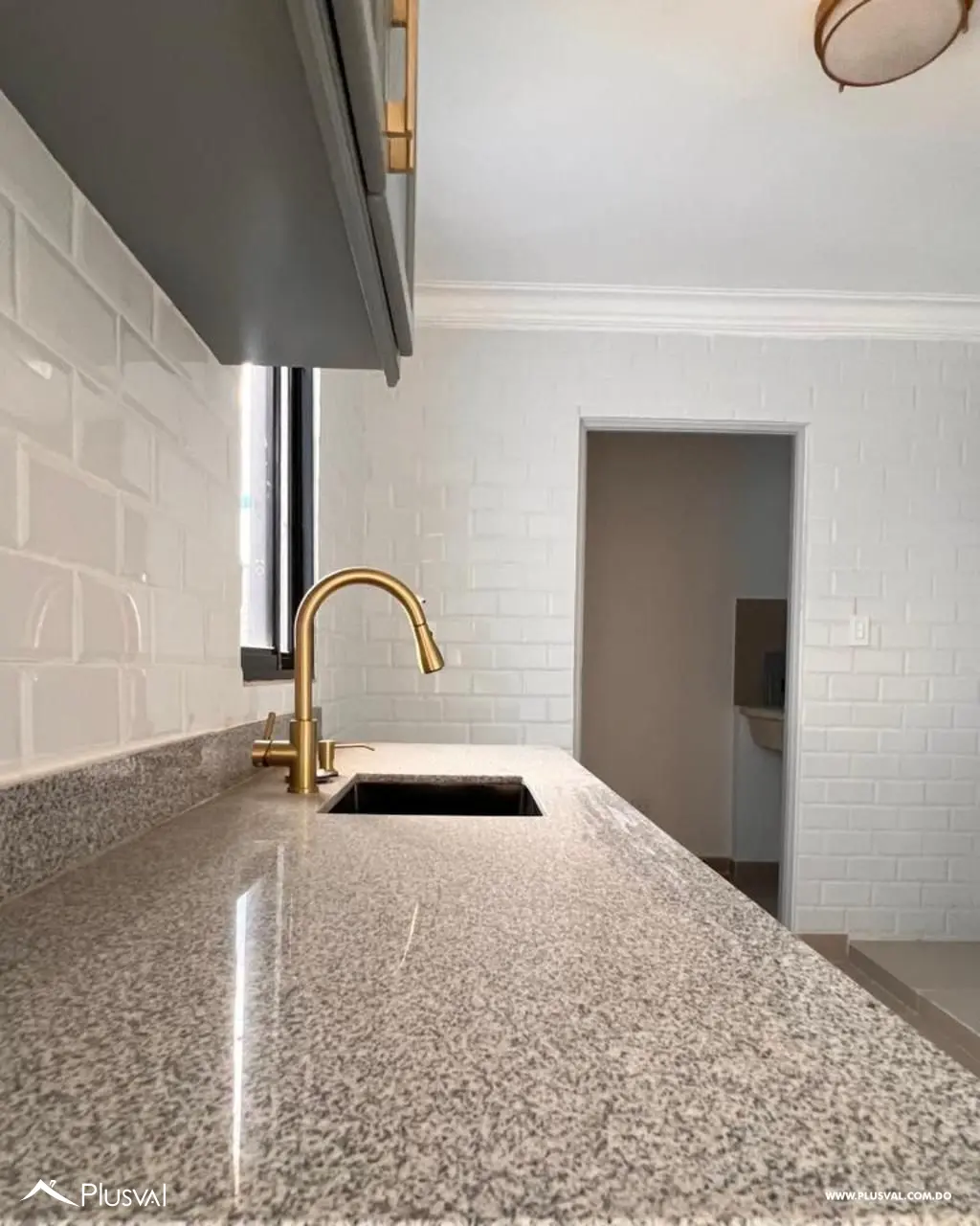 Apartamento Renovado en Venta de 3 hab. en Santiago 502304