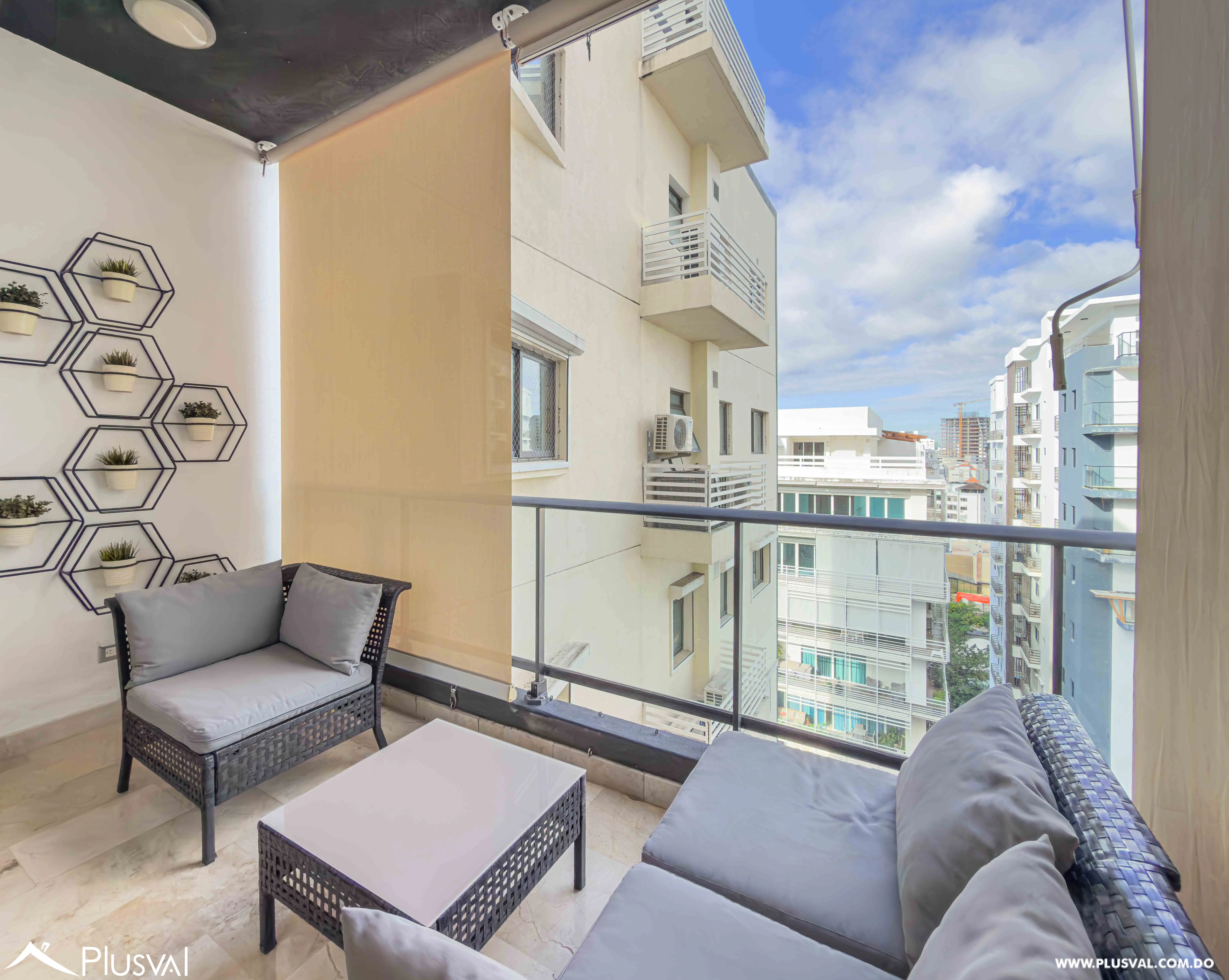 Elegante Apartamento Amueblado en Alquiler en Naco con 2 Habitaciones y Piso Alto 496546