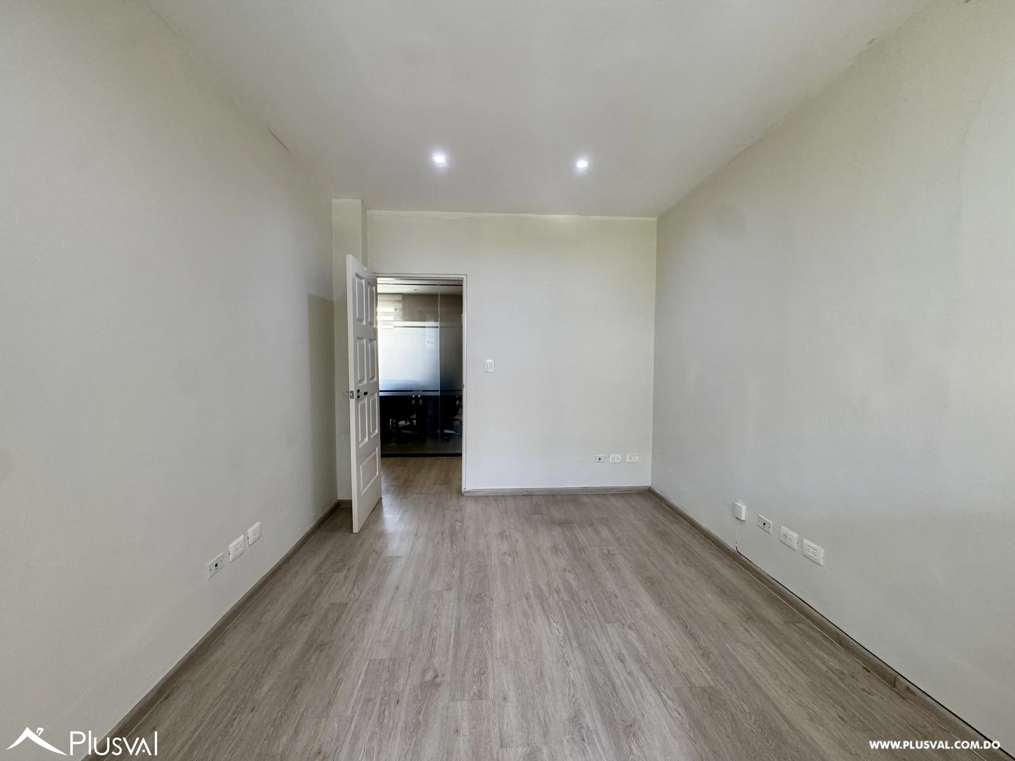 Alquilo Excelente Local Corporativo en el Corazón de Gazcue 530340