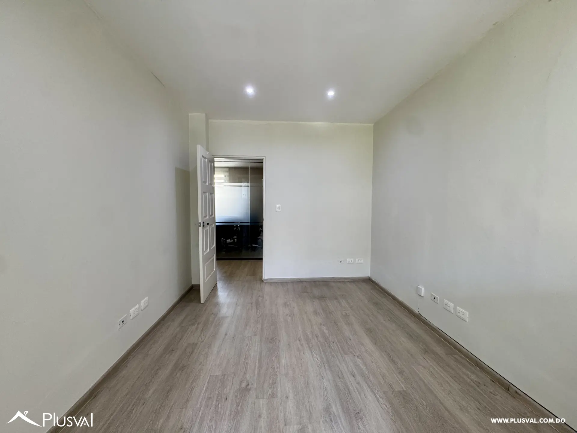 Alquilo Excelente Local Corporativo en el Corazón de Gazcue 530340