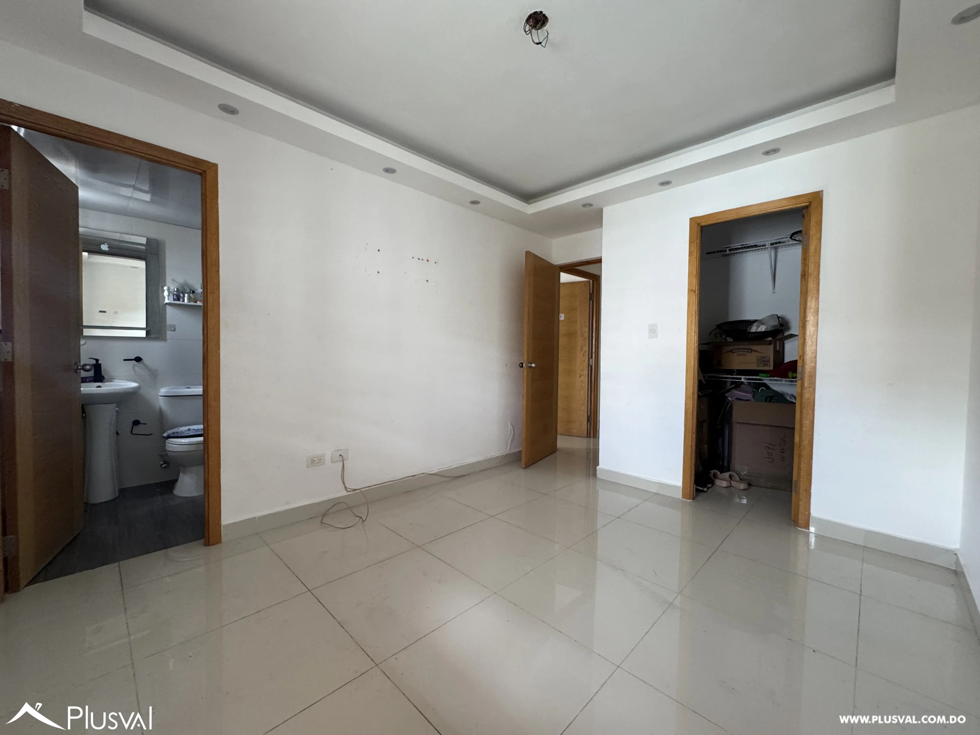 Apartamento en venta de 3 habitaciones en Villa Aura con walk-in closet y 2 parqueos 507394