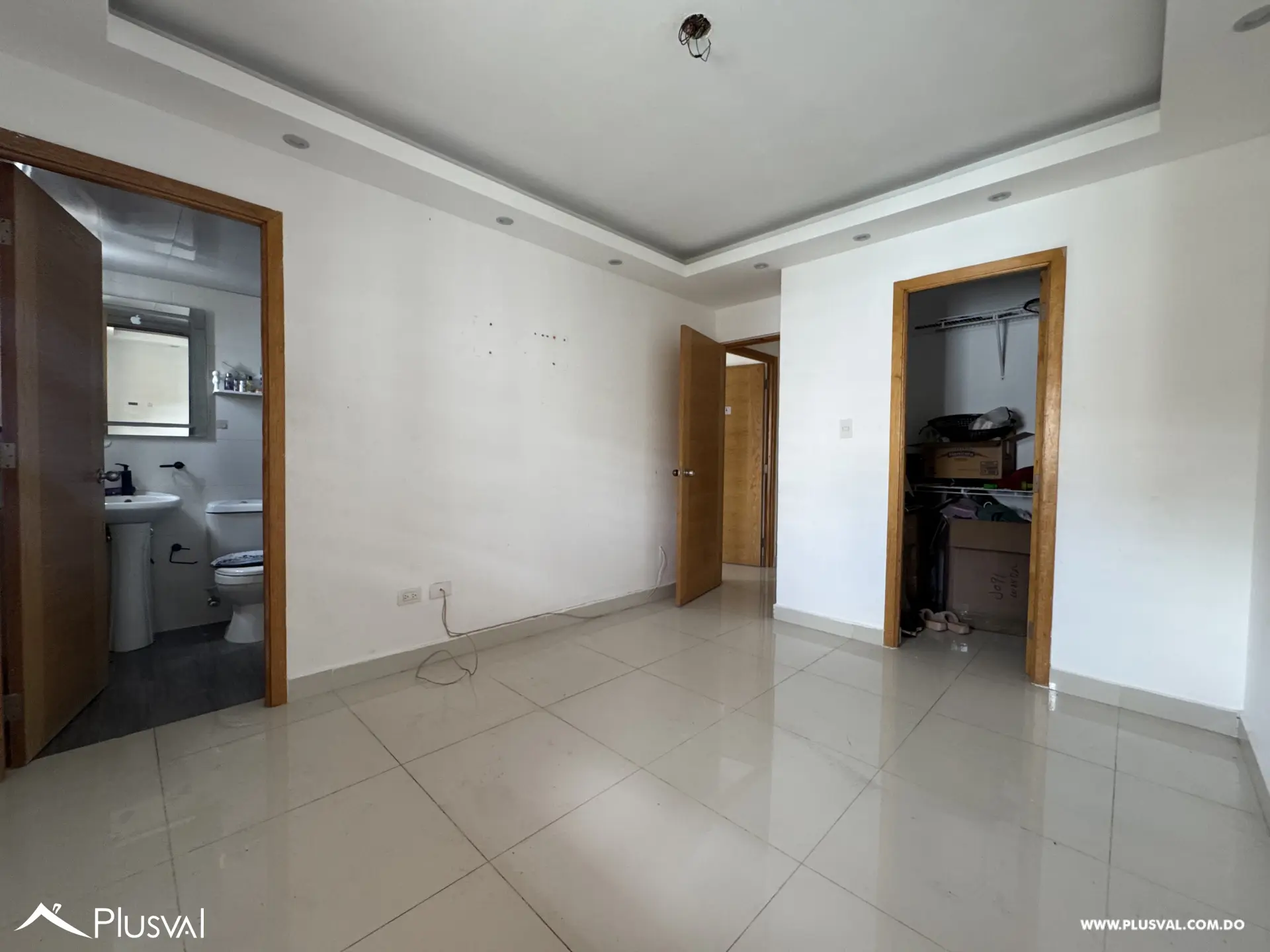 Apartamento en venta de 3 habitaciones en Villa Aura con walk-in closet y 2 parqueos 507394