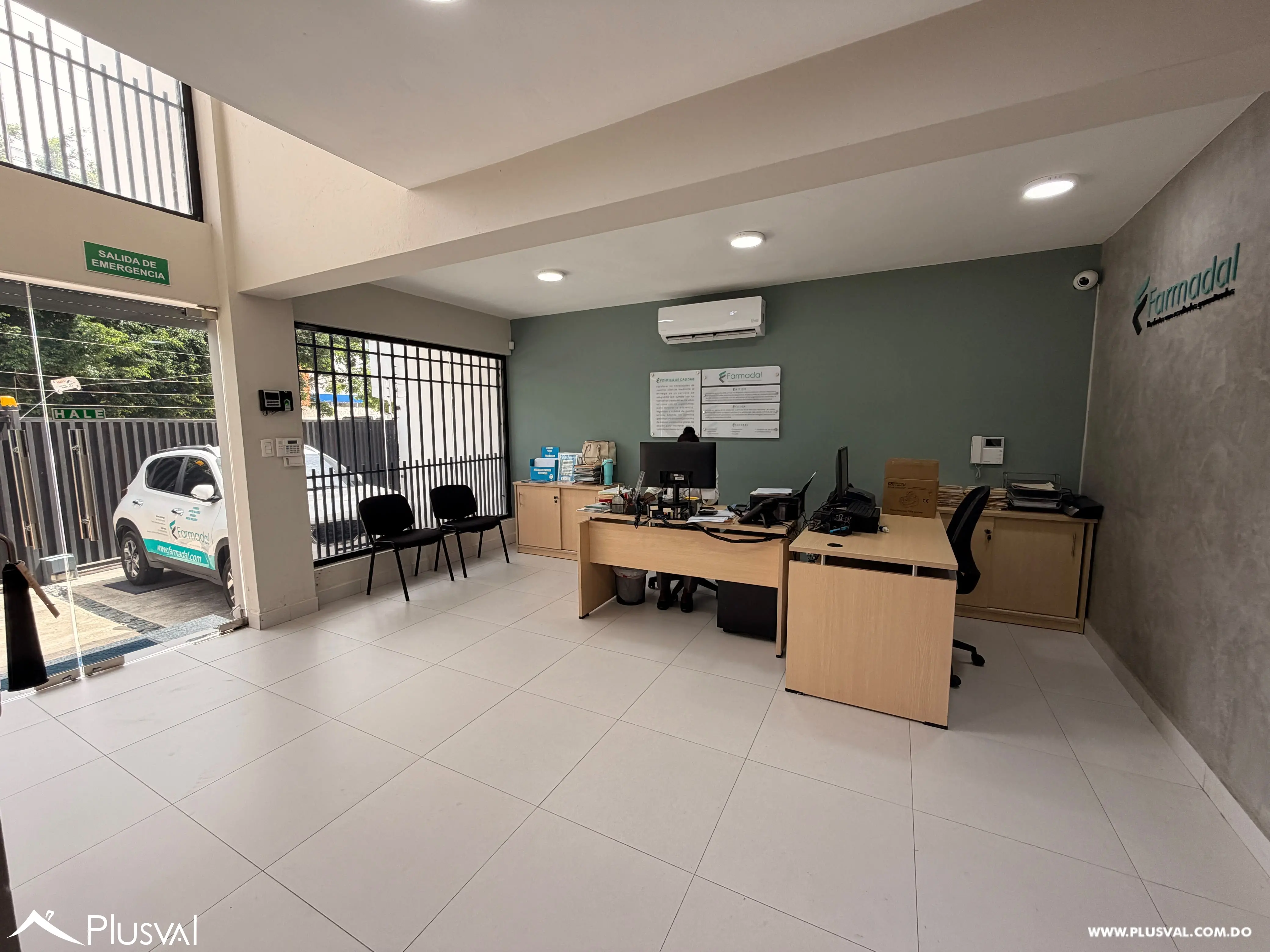 Amplio Local Comercial de 3 Niveles en Alquiler en Santiago 523454