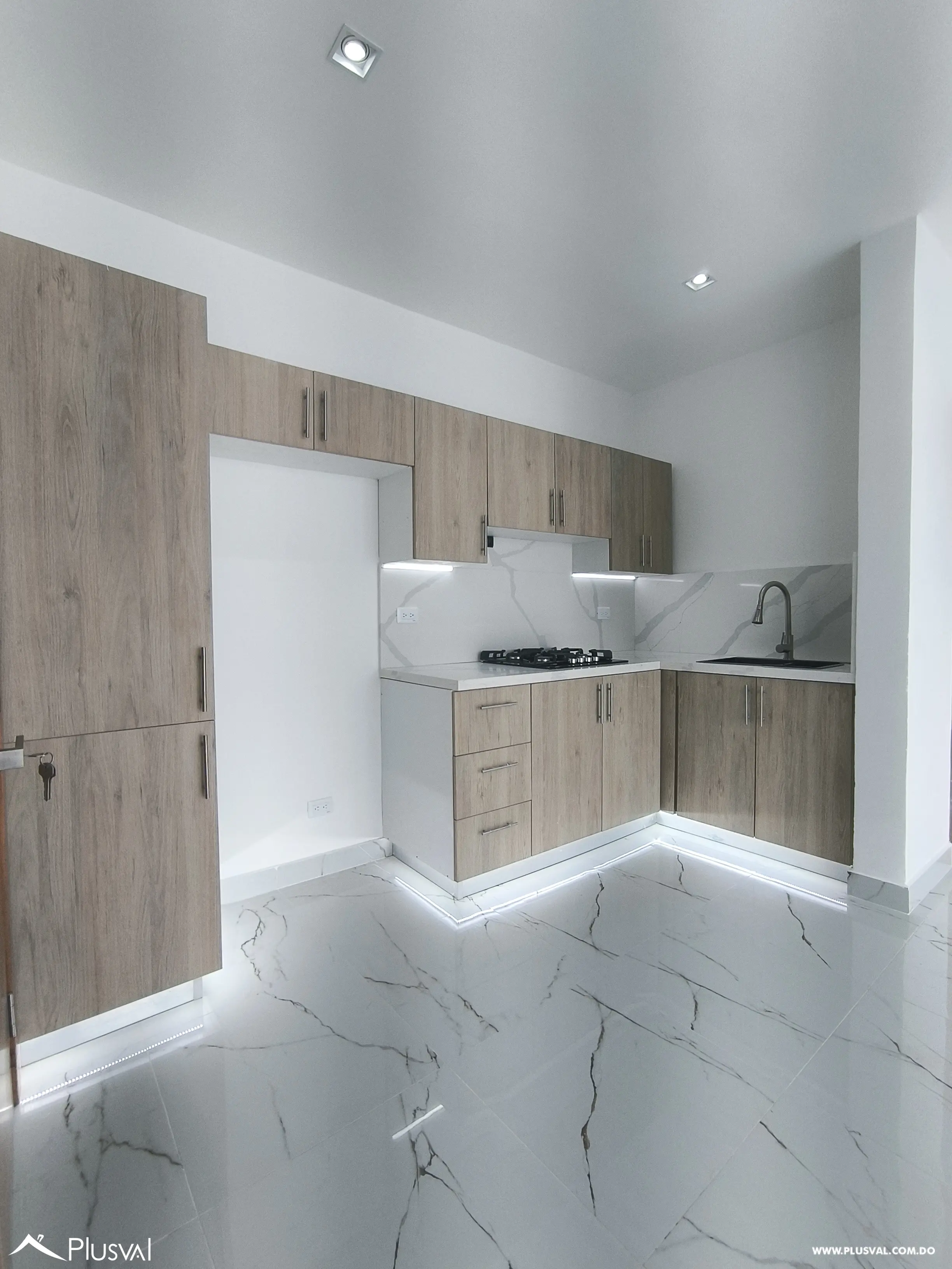 Apartamento en Alquiler con Locker, Piscina y Gimnasio – 2 Habitaciones 455963