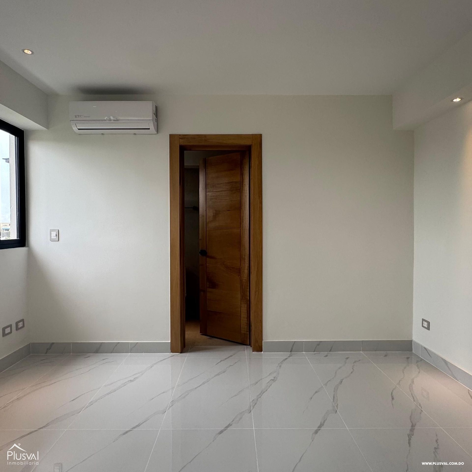 Apartamento listo en venta en el área monumental 461231