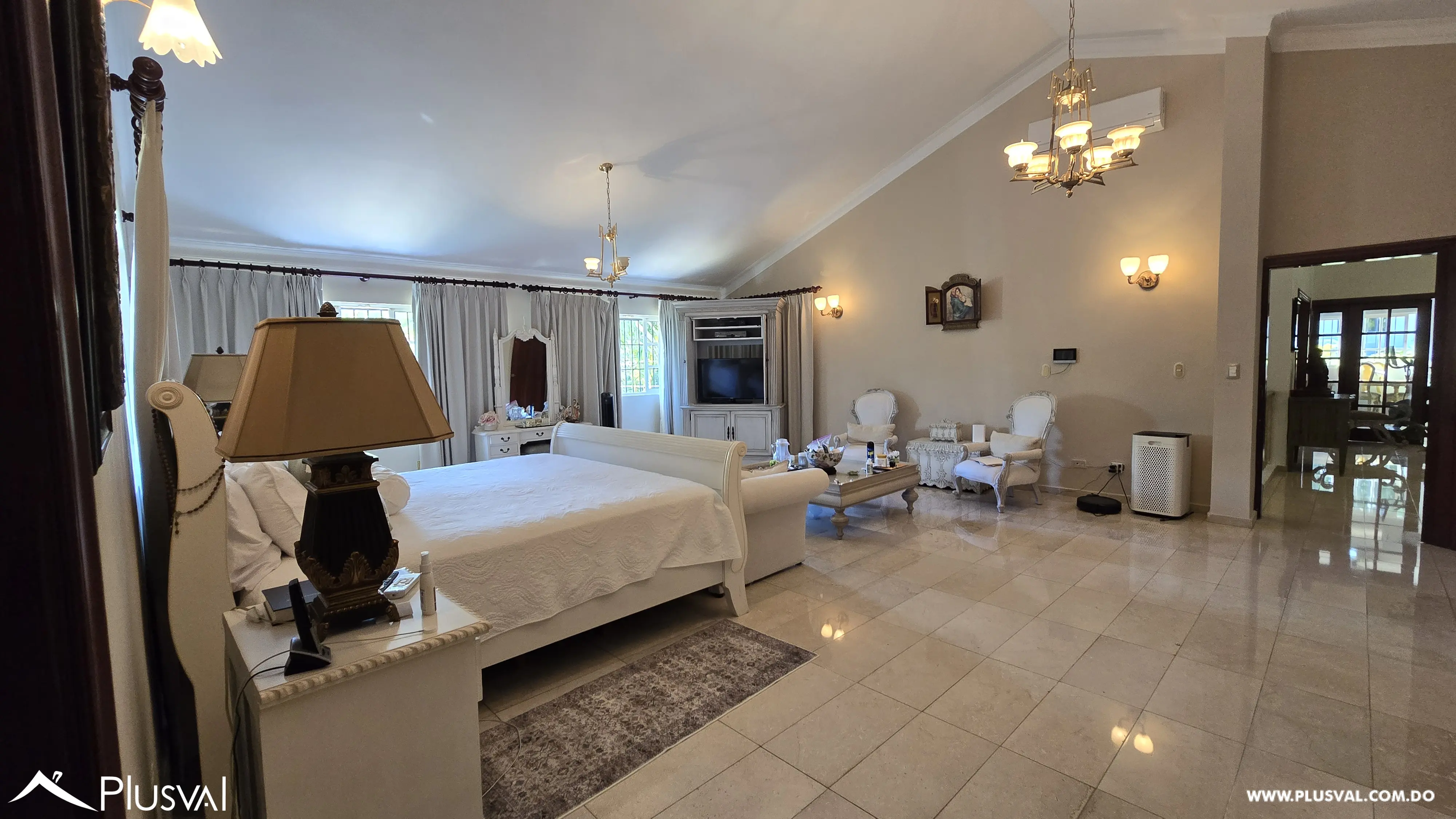 Un Hogar para Crear Recuerdos Inolvidables, Casa en Venta en Cuesta Hermosa I. 479578