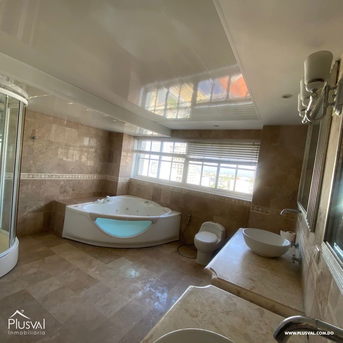Amplio Penthouse con vistas panorámicas en corazón de Naco 411452