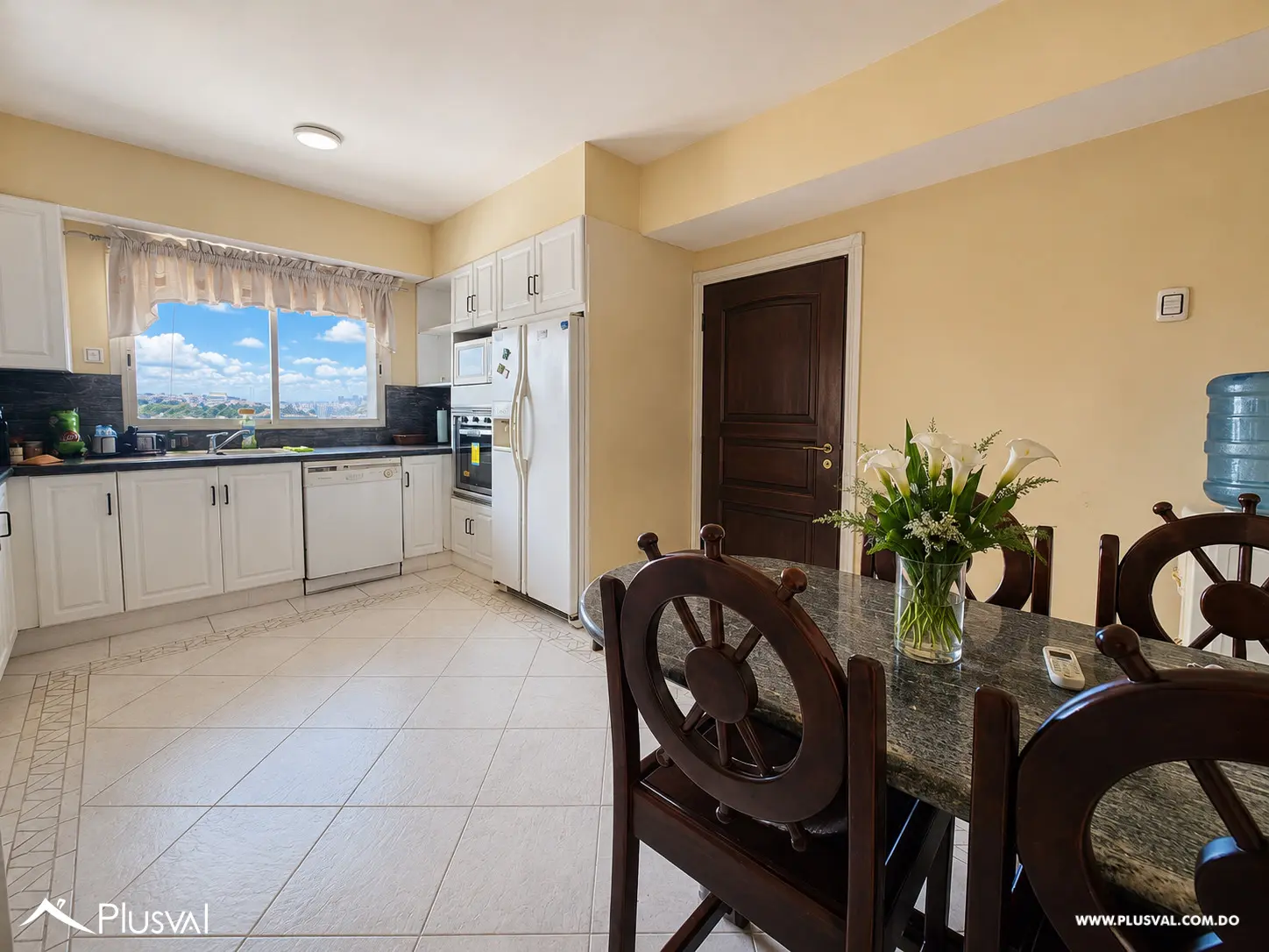 Apartamento amueblado piso 10 con espectacular vista al mar, jacuzzi privado, 4 balcones en Malecón Santo Domingo 506595