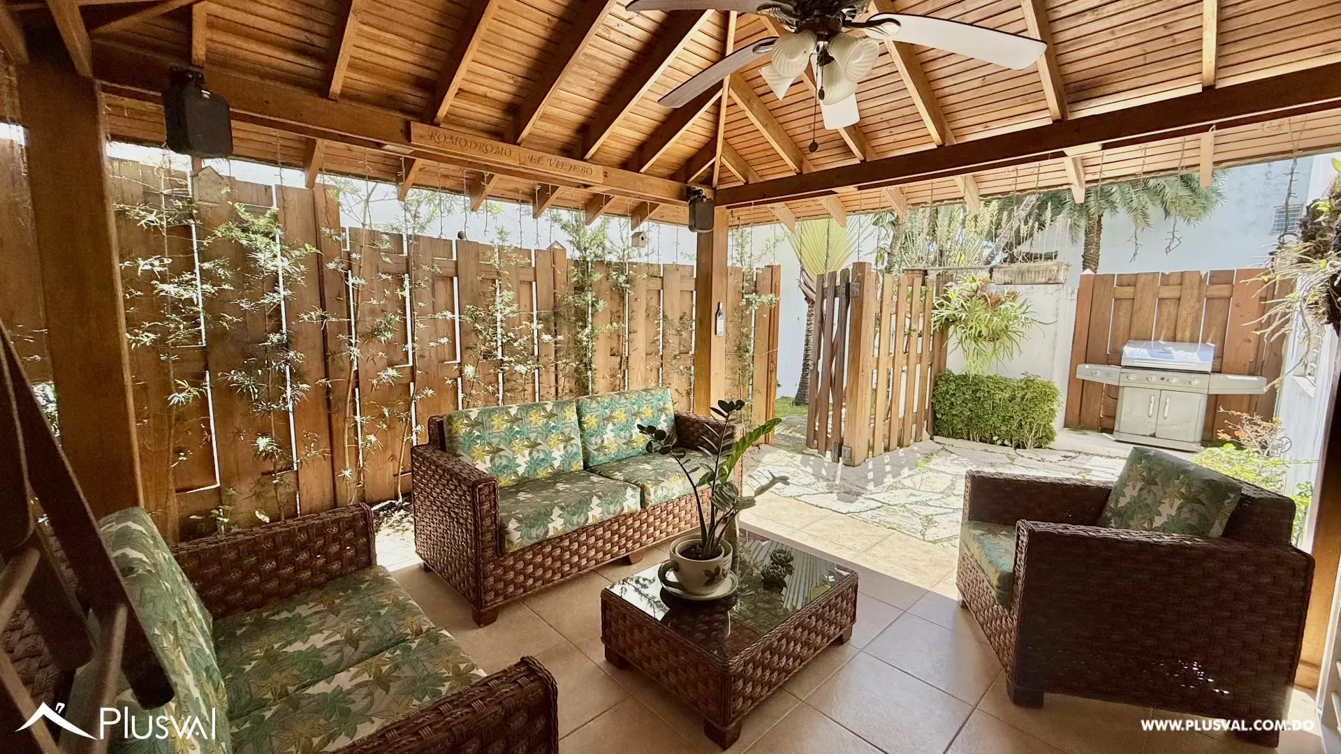 Apartamento con Patio en venta en Los Cerros de Gurabo, 3 Habitaciones mas 2 parqueos. 497746