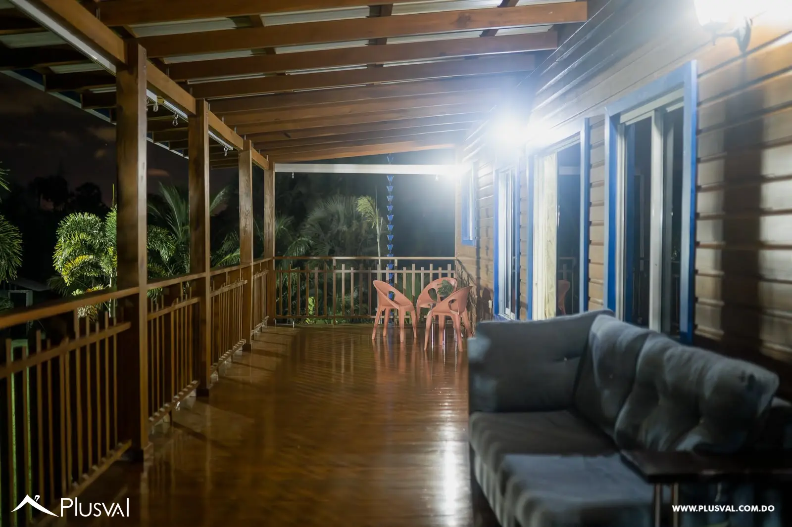 Villa tipo casa de campo en madera rodeada de naturaleza, a solo 30 minutos del Santiago Centro. 527469