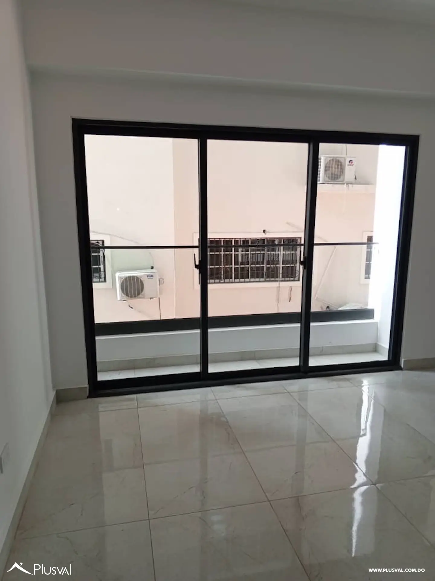 Alquilo apartamento de una habitacion en Evaristo Morales. 483175