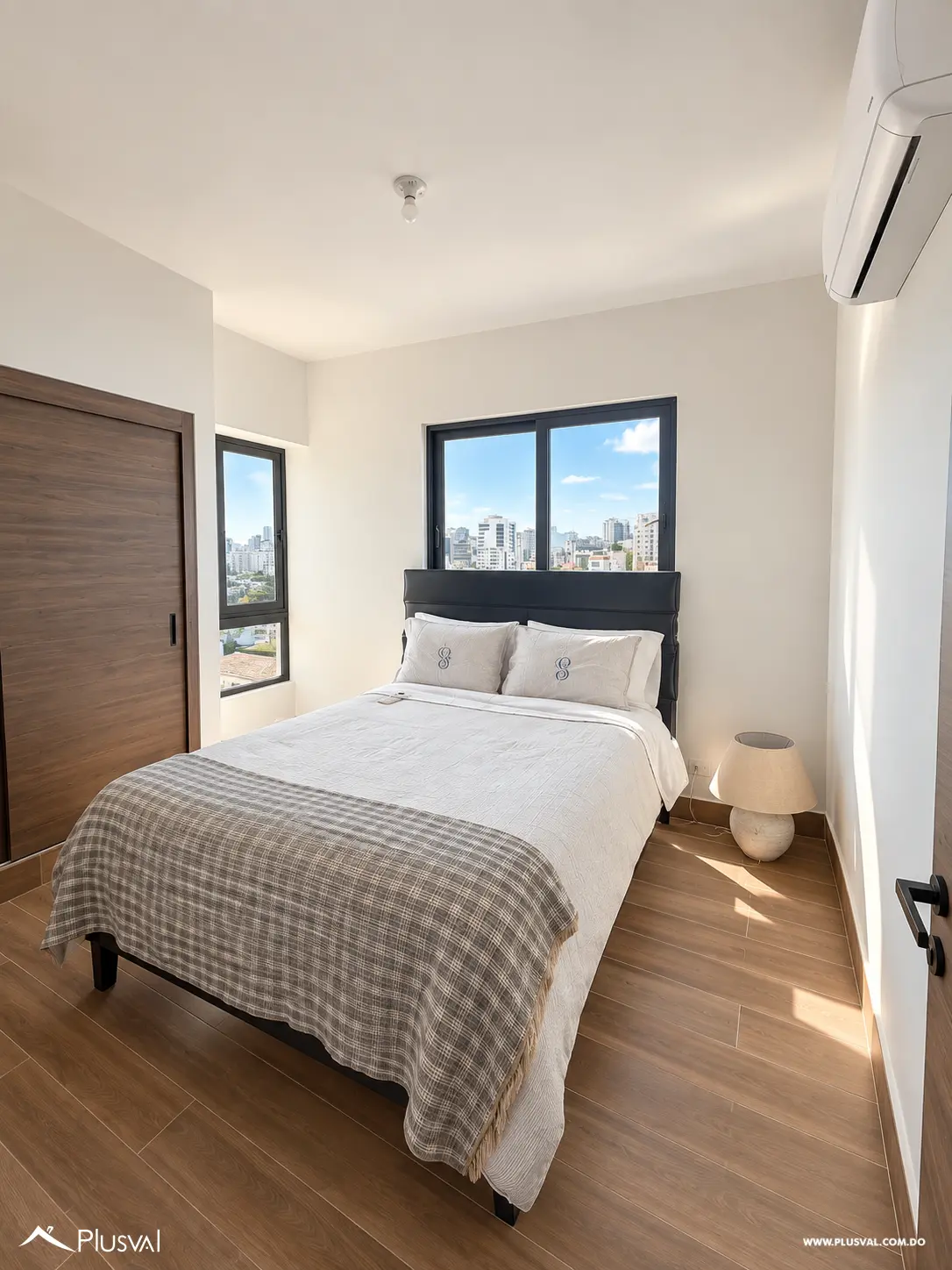 Naco | Piso Alto con Vistas | 2 Hab + 2.5 Baños 529300