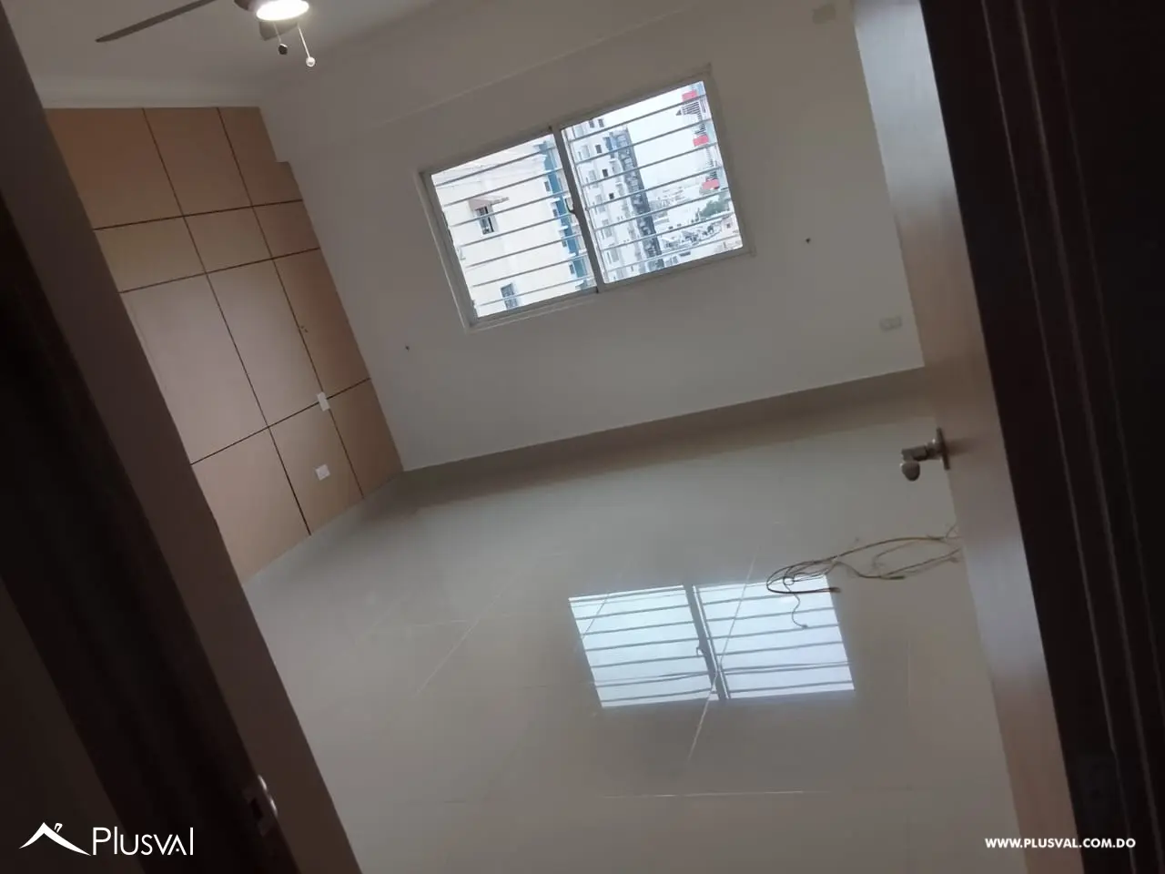 Alquiler de apartamento de 3 habitaciones en Evaristo Morales 469062