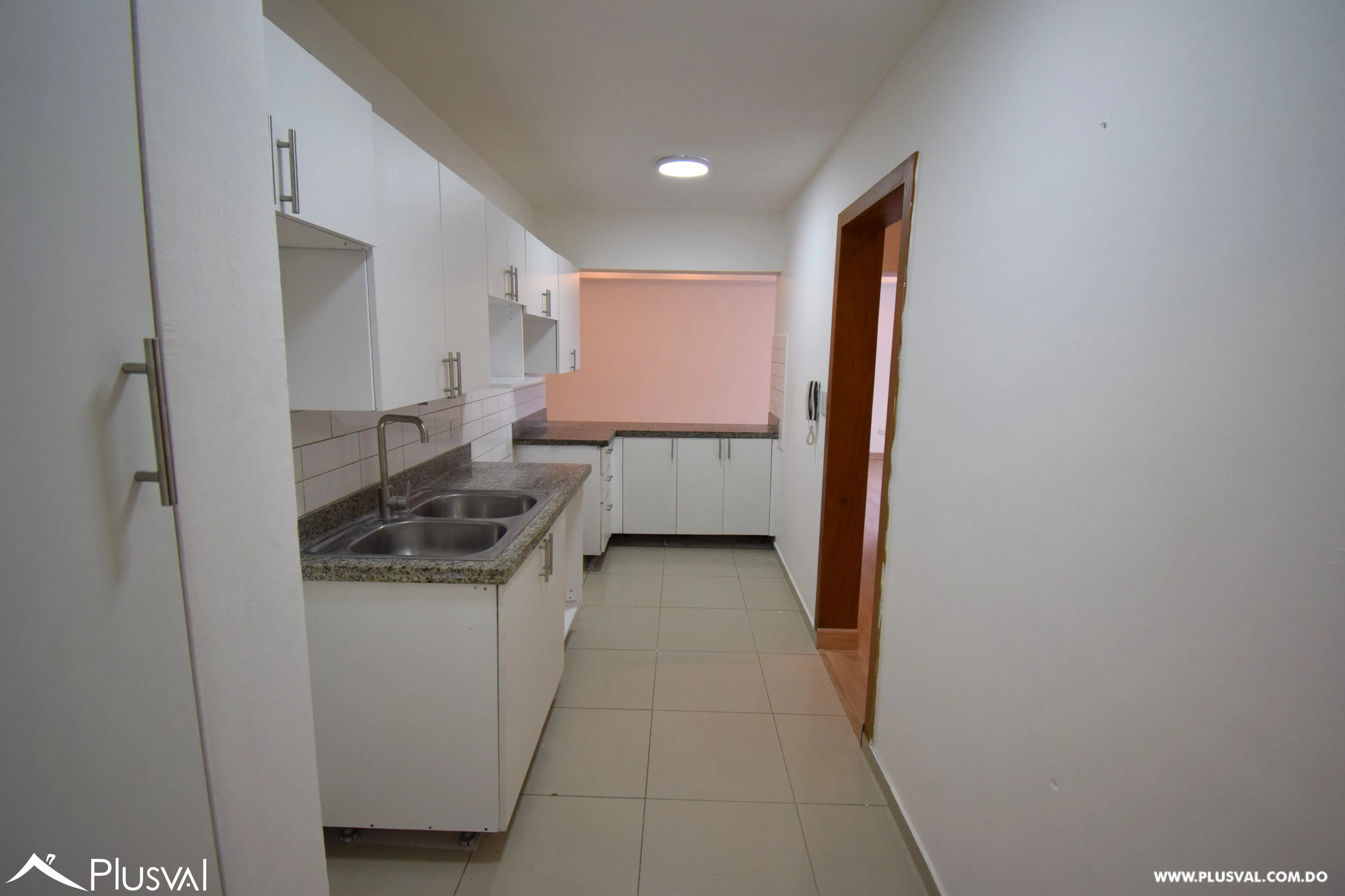 Apartamento en alquiler vacío con excelente ubicación. 468038