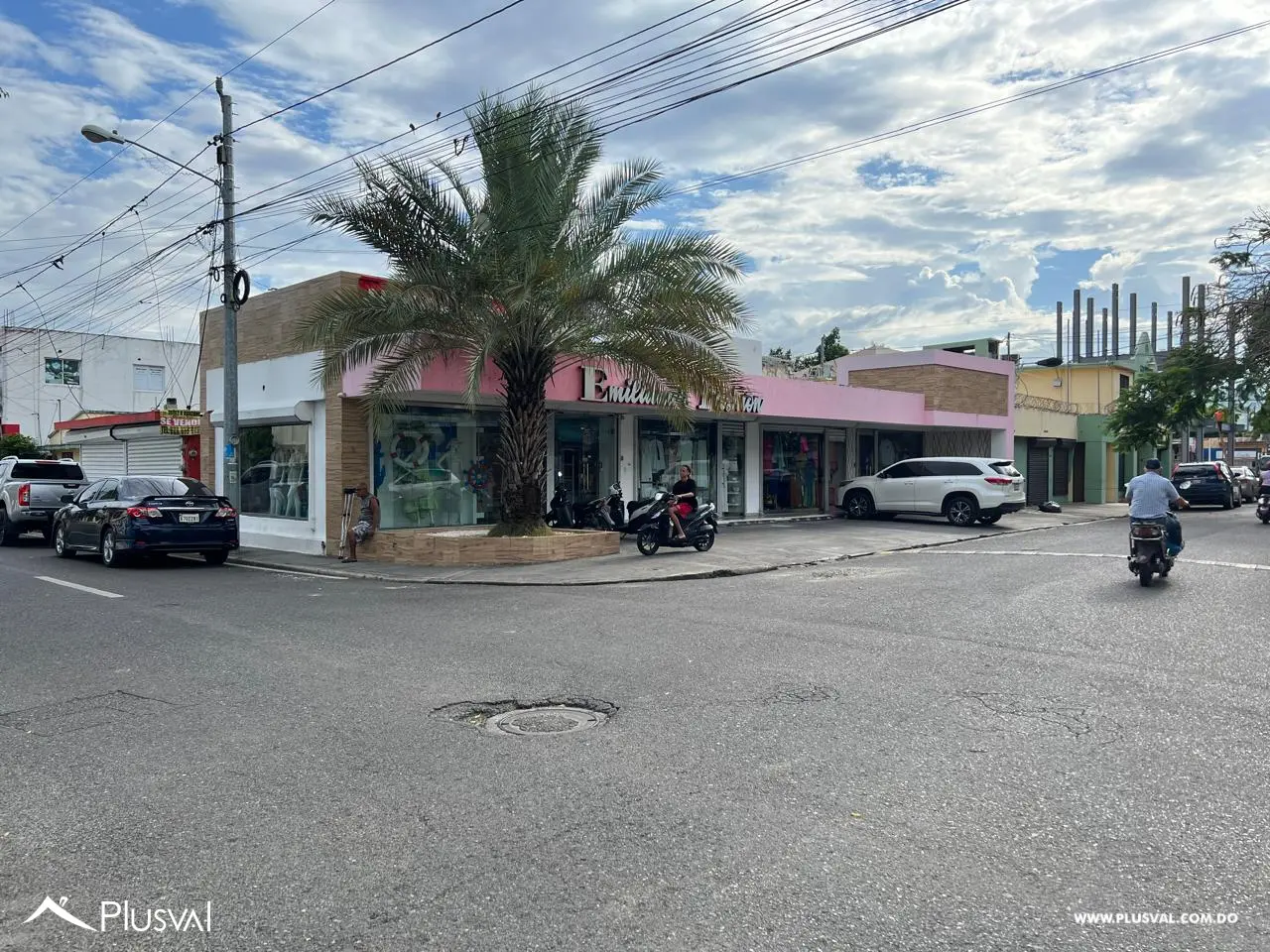 Plaza Comercial con Único Local en Alquiler ubicada en La Vega 475732