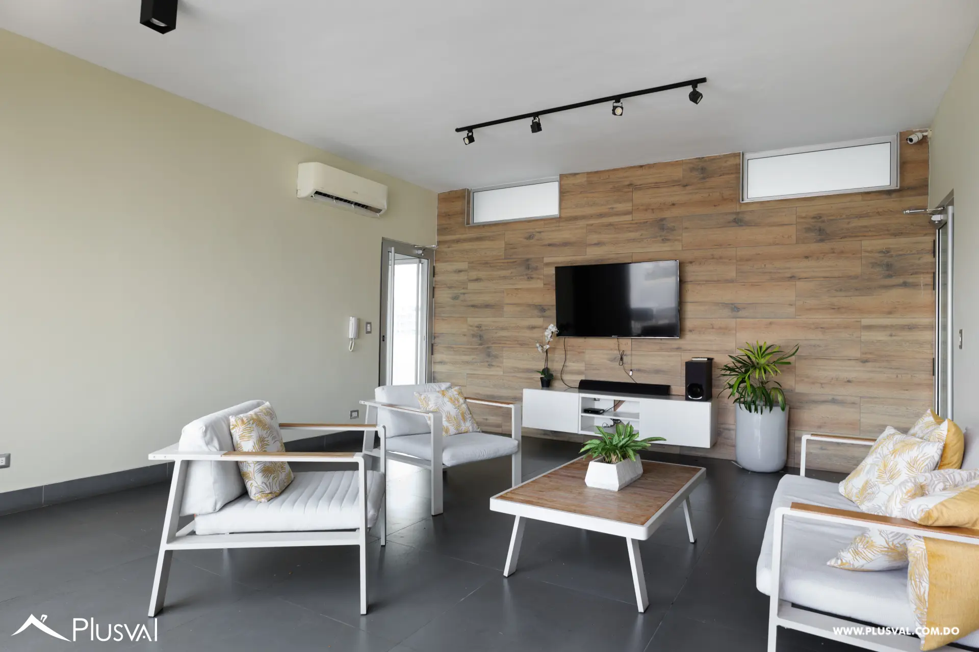 Apartamento de 1 habitación amueblado full en Piantini 517419