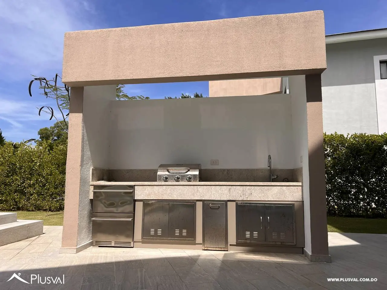 Casa en alquiler amueblada moderna de 4 habitaciones  en Cocotal Golf & Country Club 508049