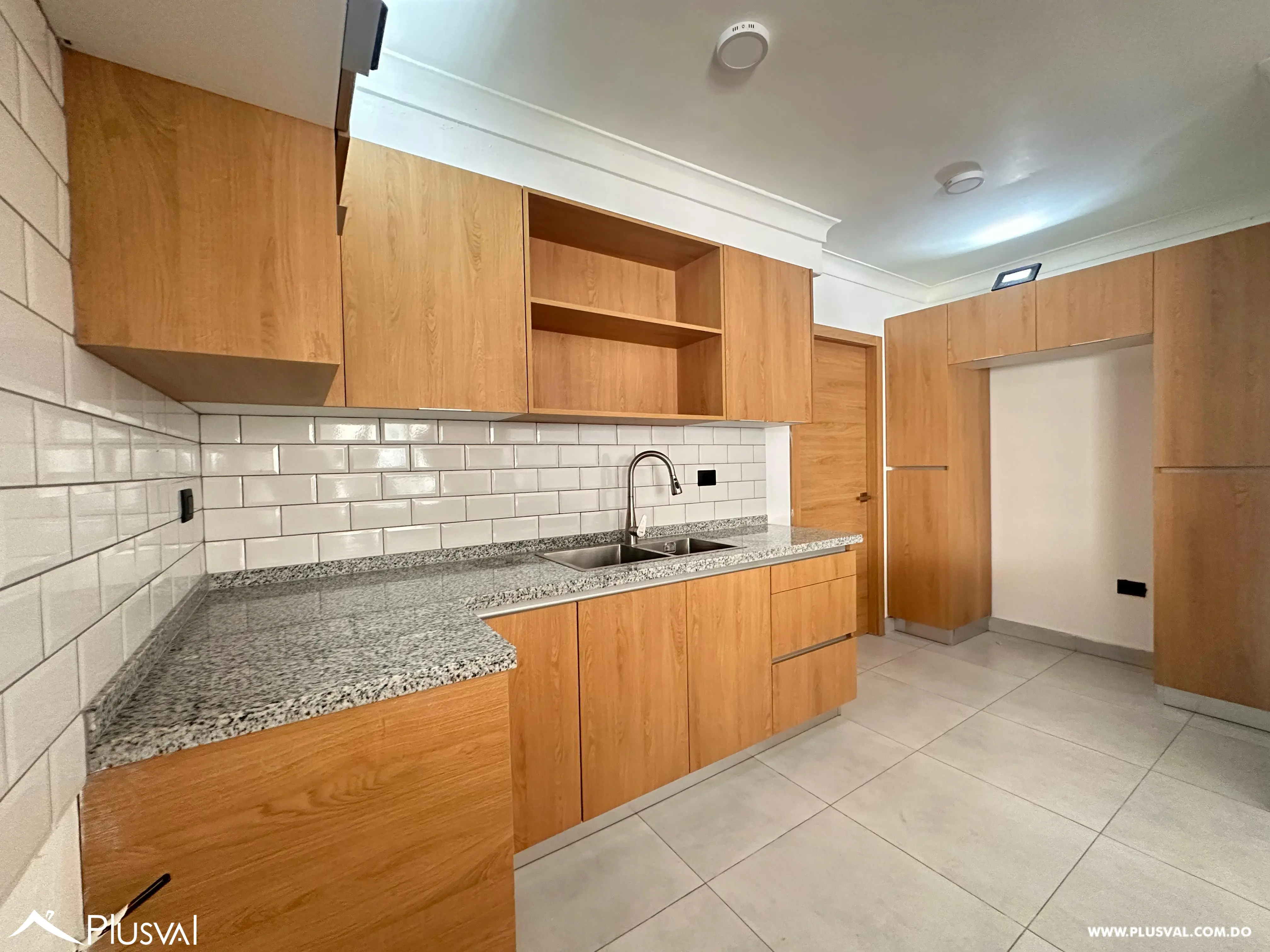 Apartamento  con patio privado en autopista san isidro 488049