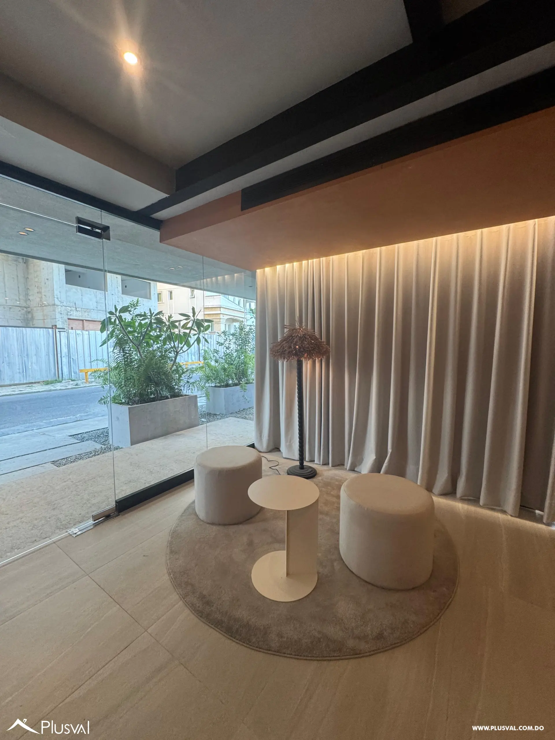 Apartamento de 2 habitaciones en alquiler en el exclusivo sector La Esmeralda. 469522