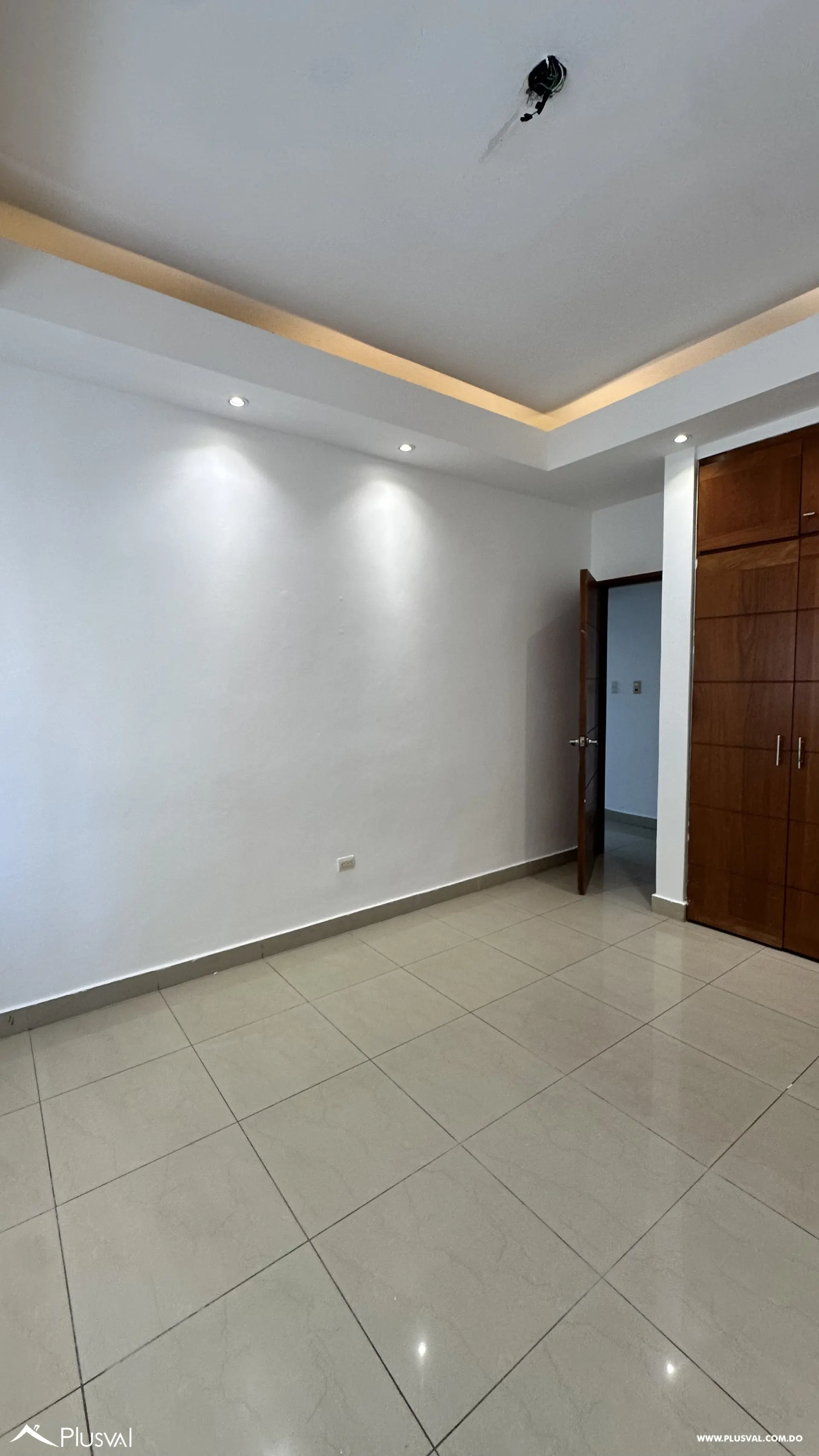 Apartamento en Venta de 3 Habitaciones en Evaristo Morales con 2 Parqueos 518295