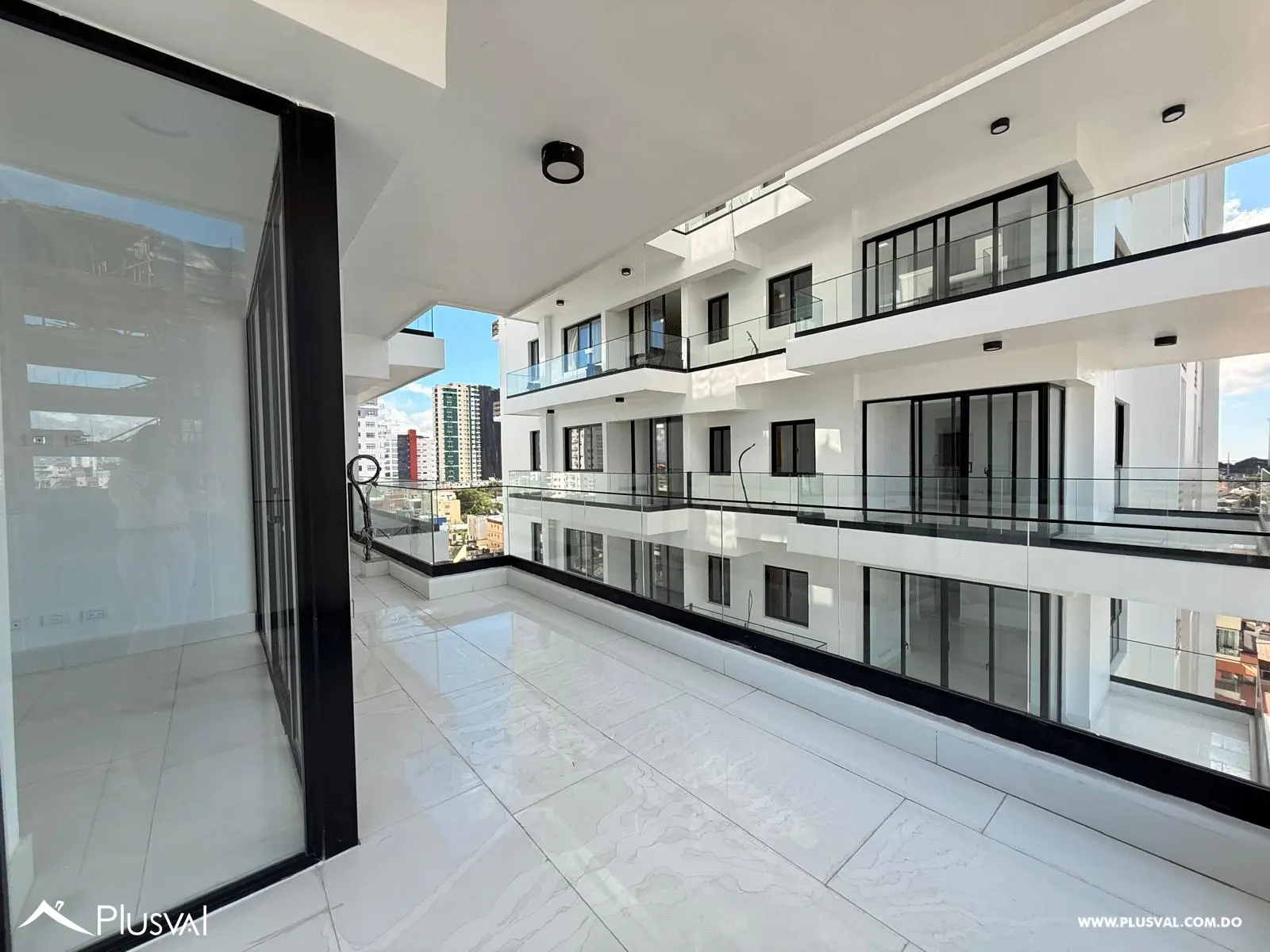 Exclusivo apartamento con balcón tipo terraza en alquiler en Alma Rosa I 478750