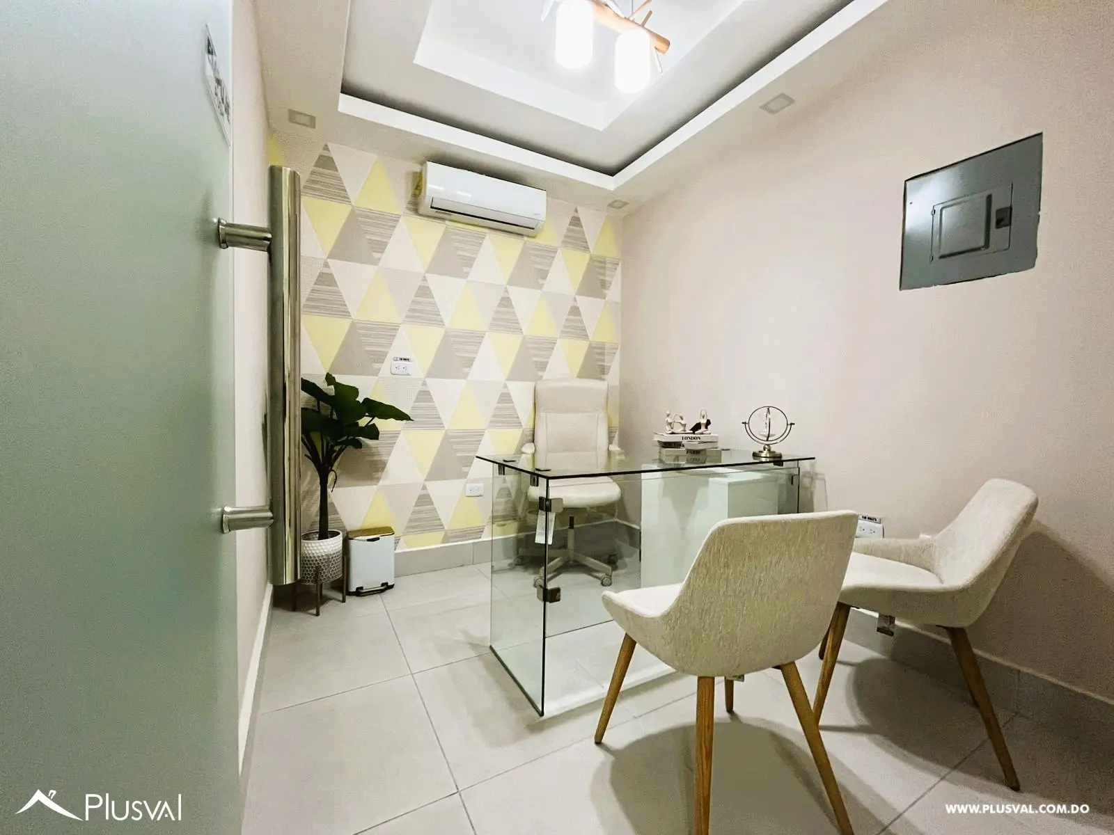 Local equipado para centro de estética en alquiler en Gazcue 467172