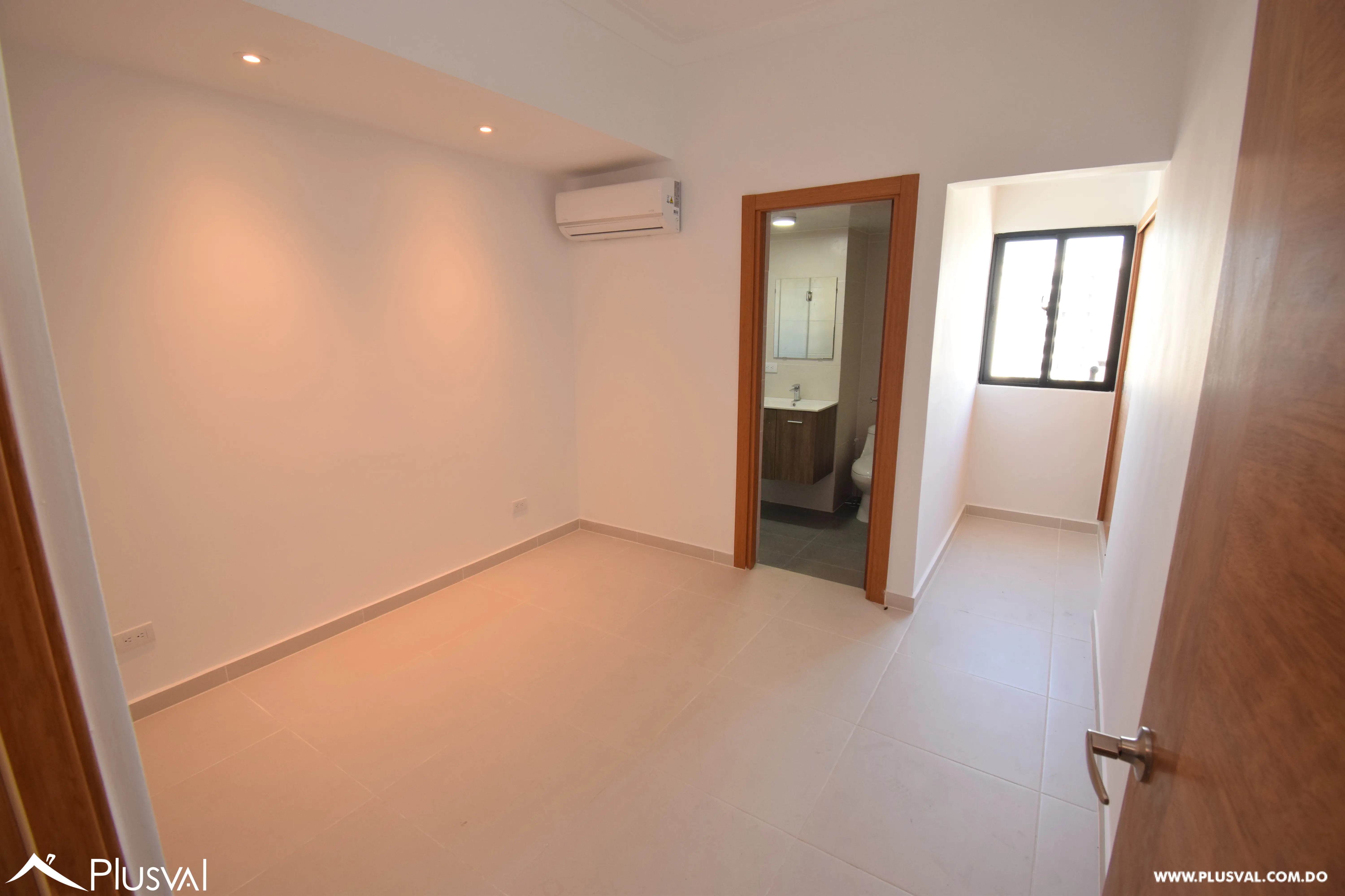 Apartamento en alquiler de 2 habitaciones mas estudio 487648