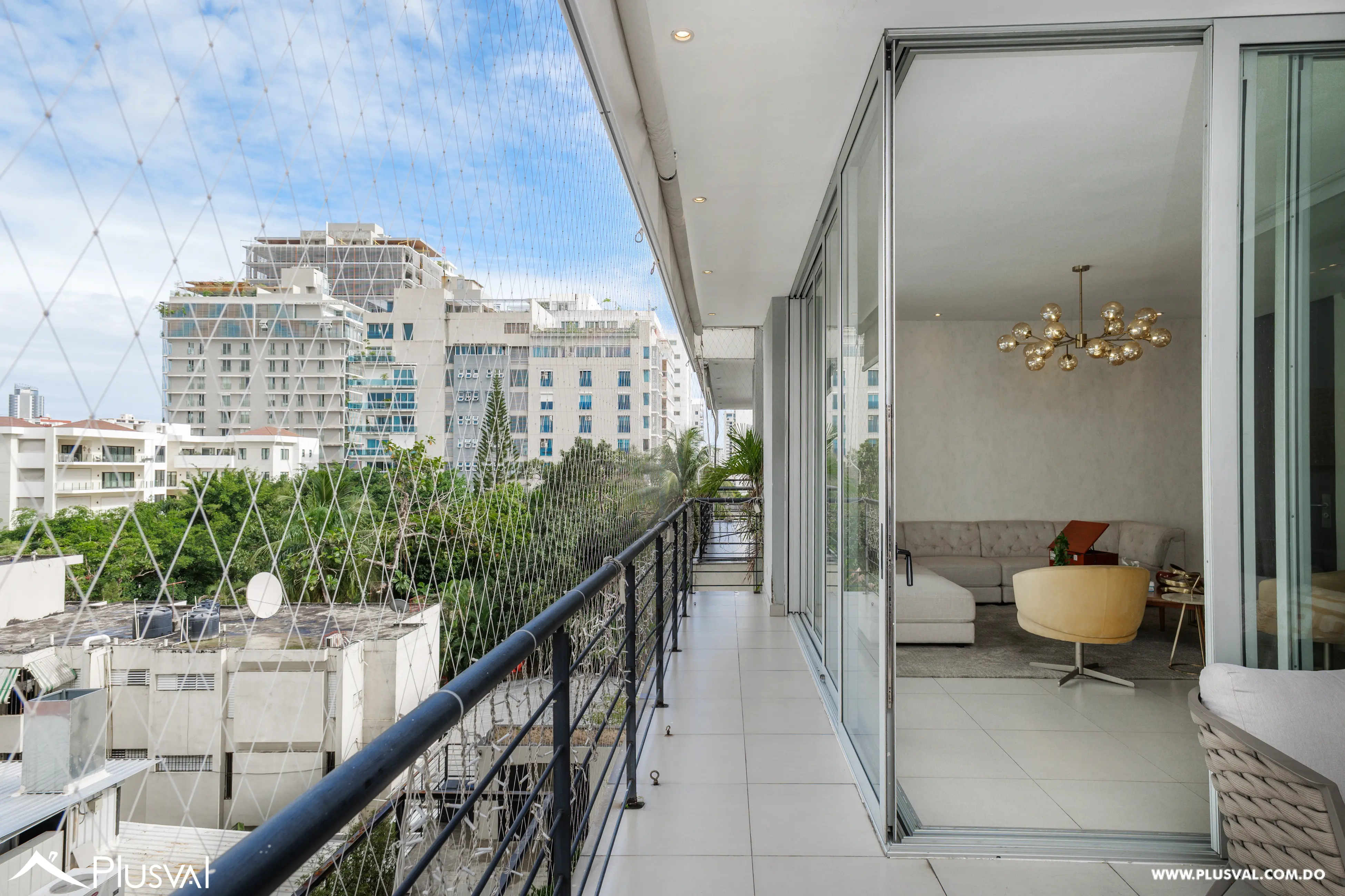 Bello apartamento en venta en Paraiso con  3 habitaciones + Estudio y Terraza 492955