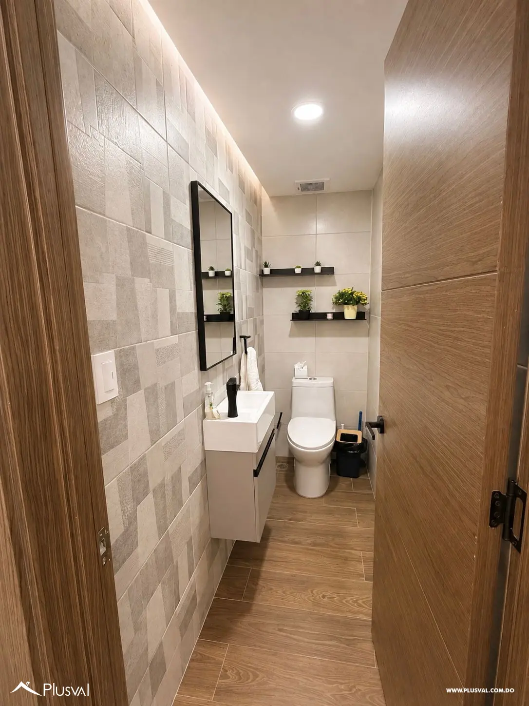 Elegante apartamento amueblado en venta, ubicado en Evaristo Morales. 530242