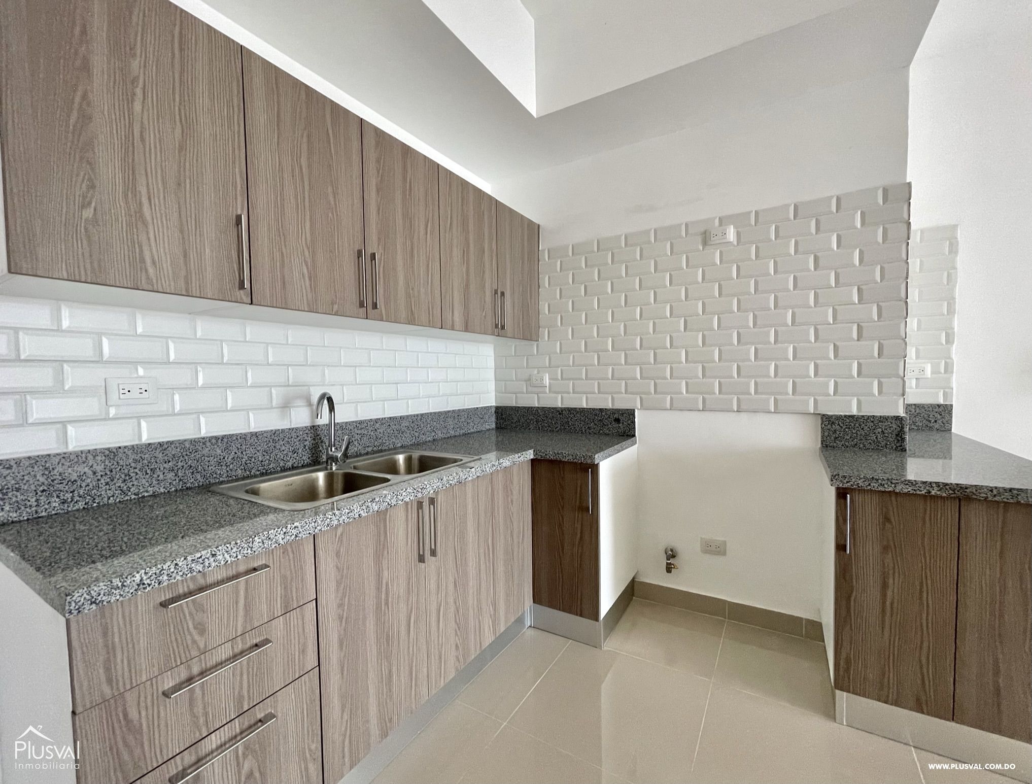Alquiler Apartamento 2 Hab + Estudio, con Area Social y 2 parqueos + Locker en Serralles 235922