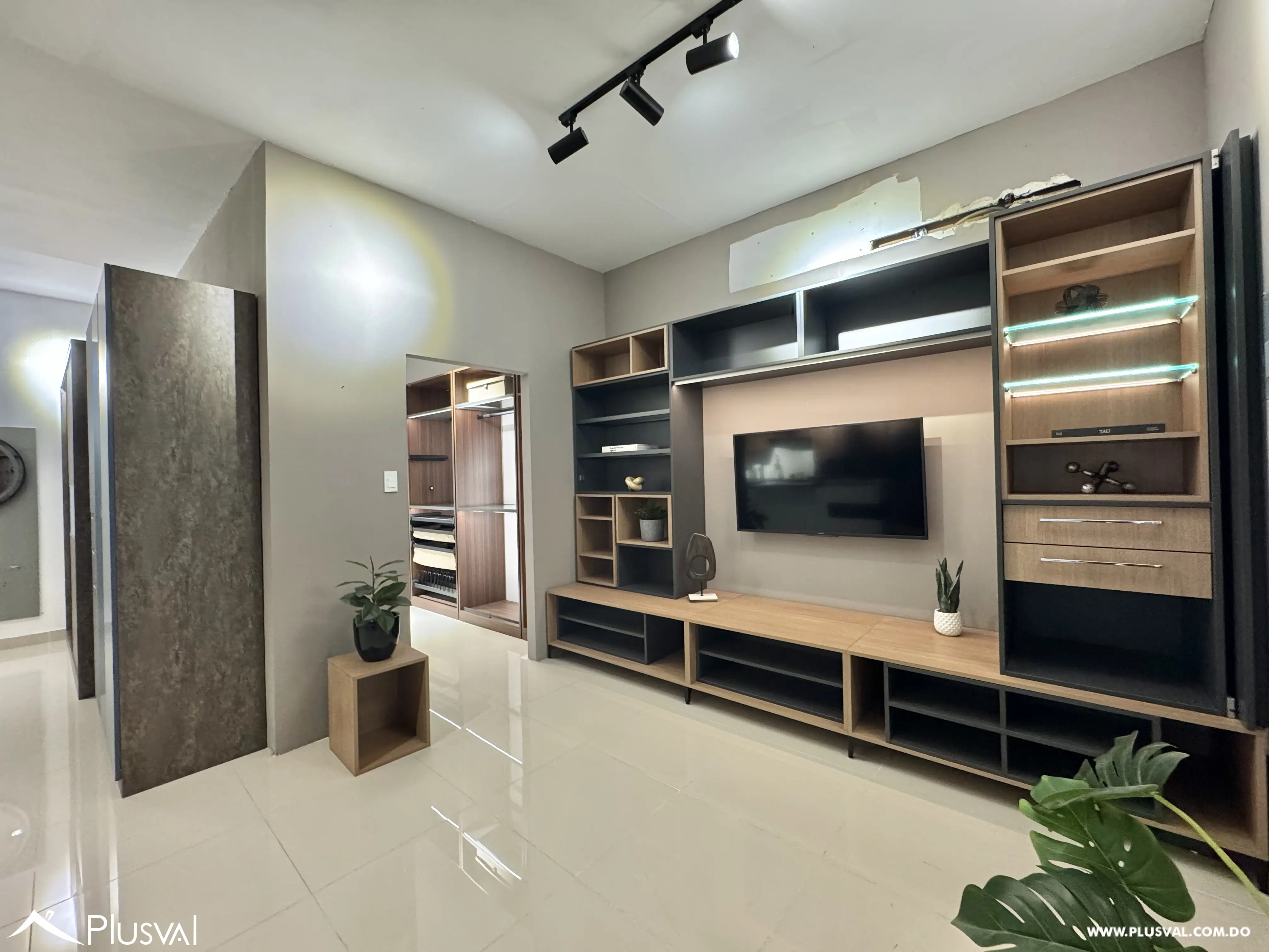 Alquilo Excelente Nave de 800 mt2 en La Zona Industrial de Herrera 482773