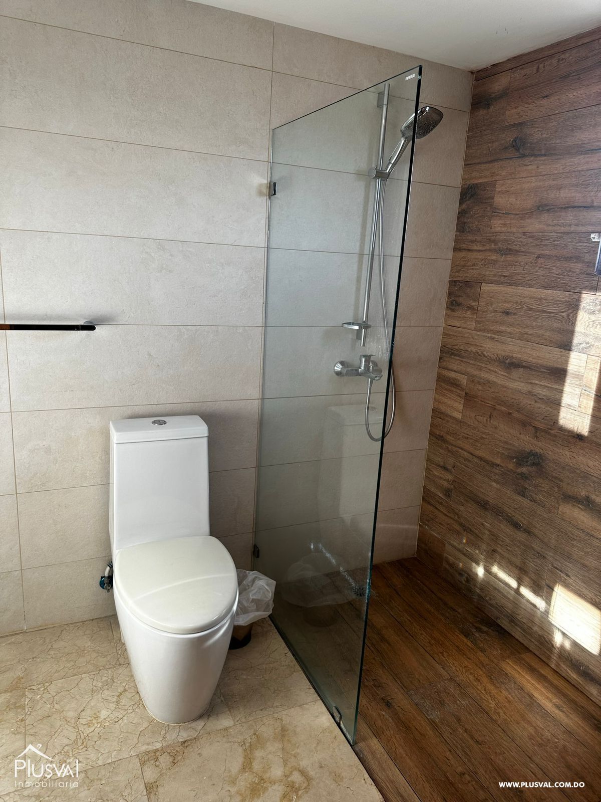 Residencia de lujo en Evaristo Morales. Amplio, privado y estratégicamente ubicado. 319264