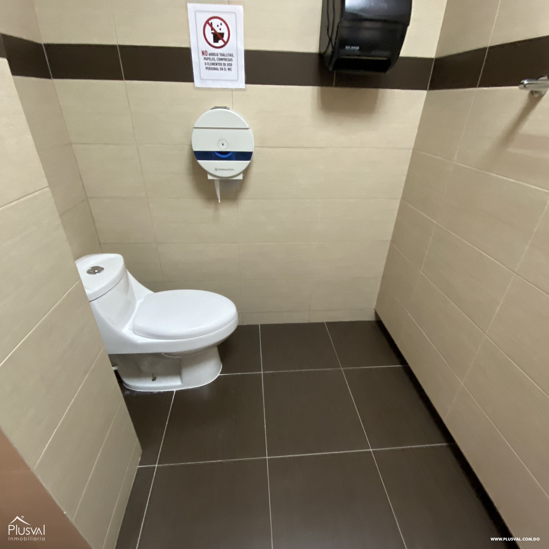 Excelente local de oficina en alquiler en el sector de Naco 487597
