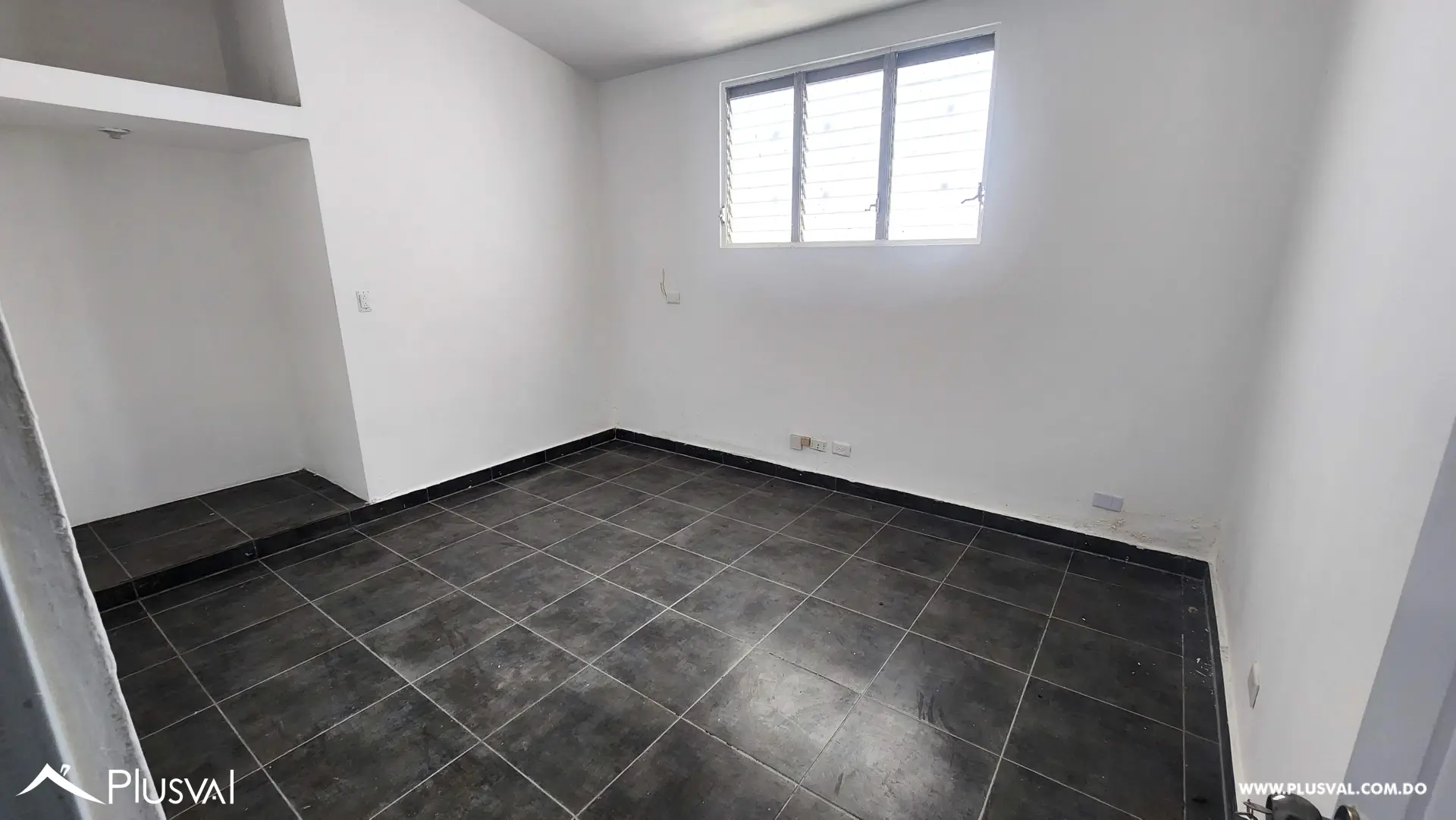 Se alquila casa para fines comerciales. 502714