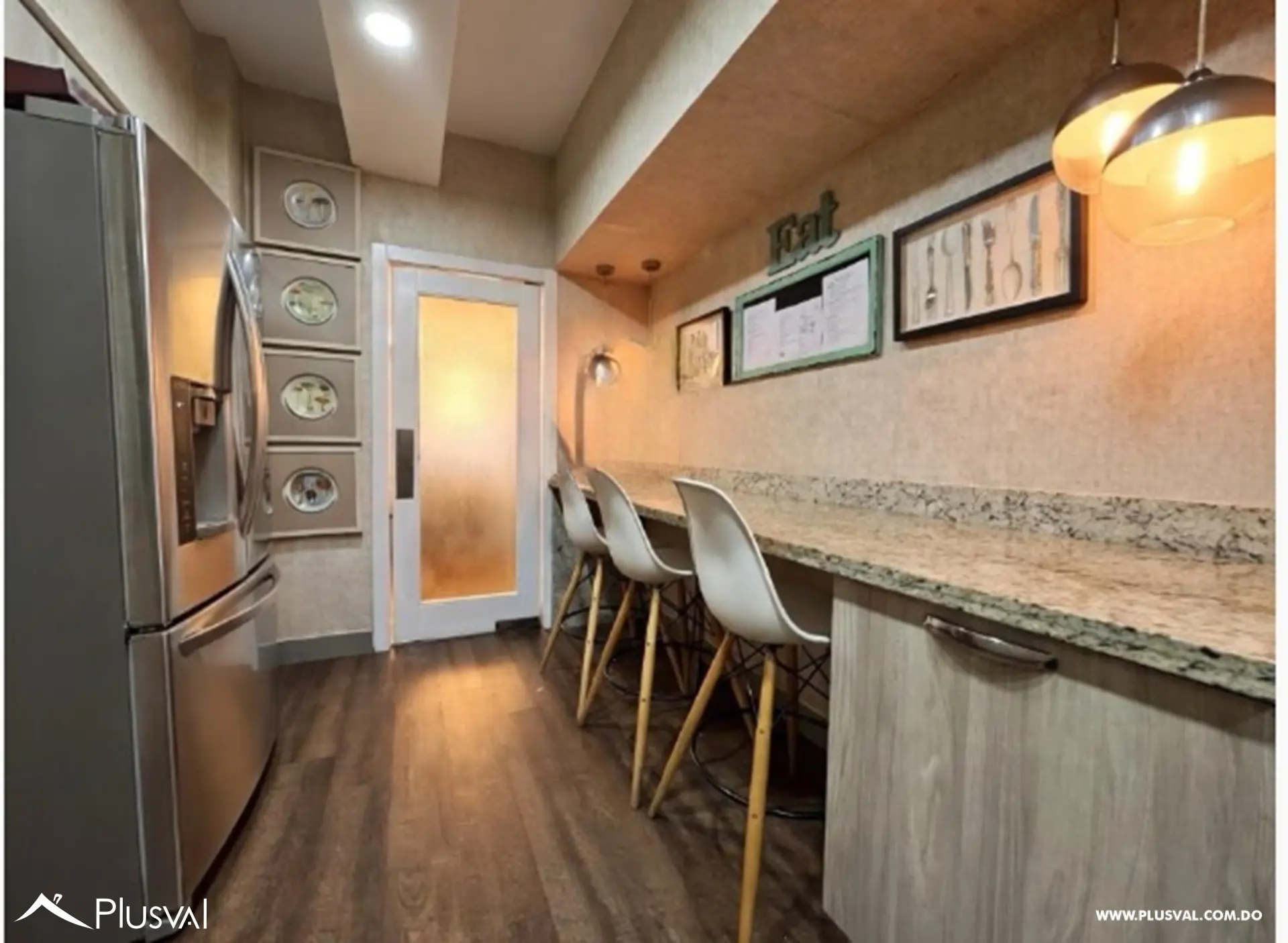 Amplio apartamento 2do nivel con terraza privada, en Evaristo Morales 515487