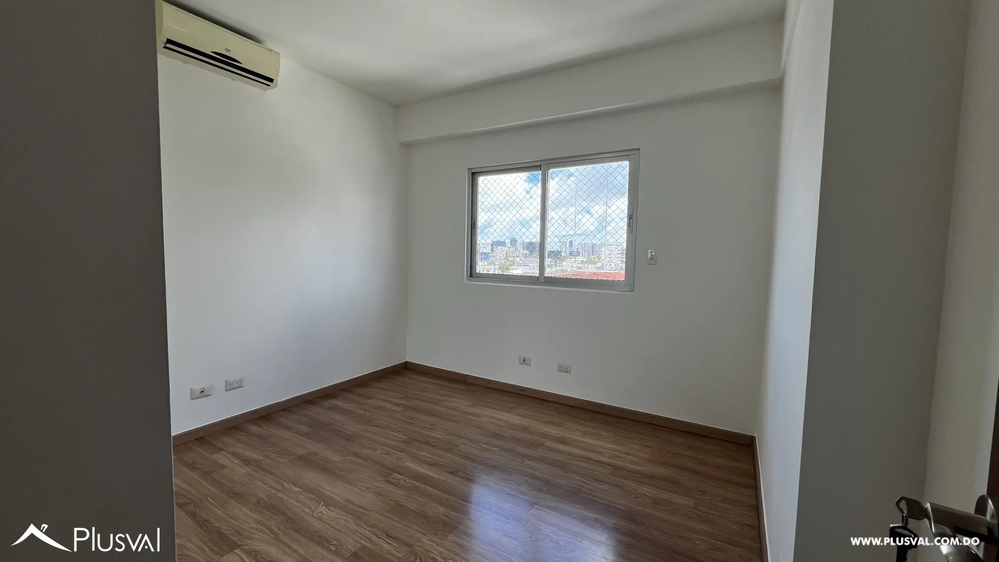 Moderno apartamento en venta, ubicado en Evaristo Morales 530275