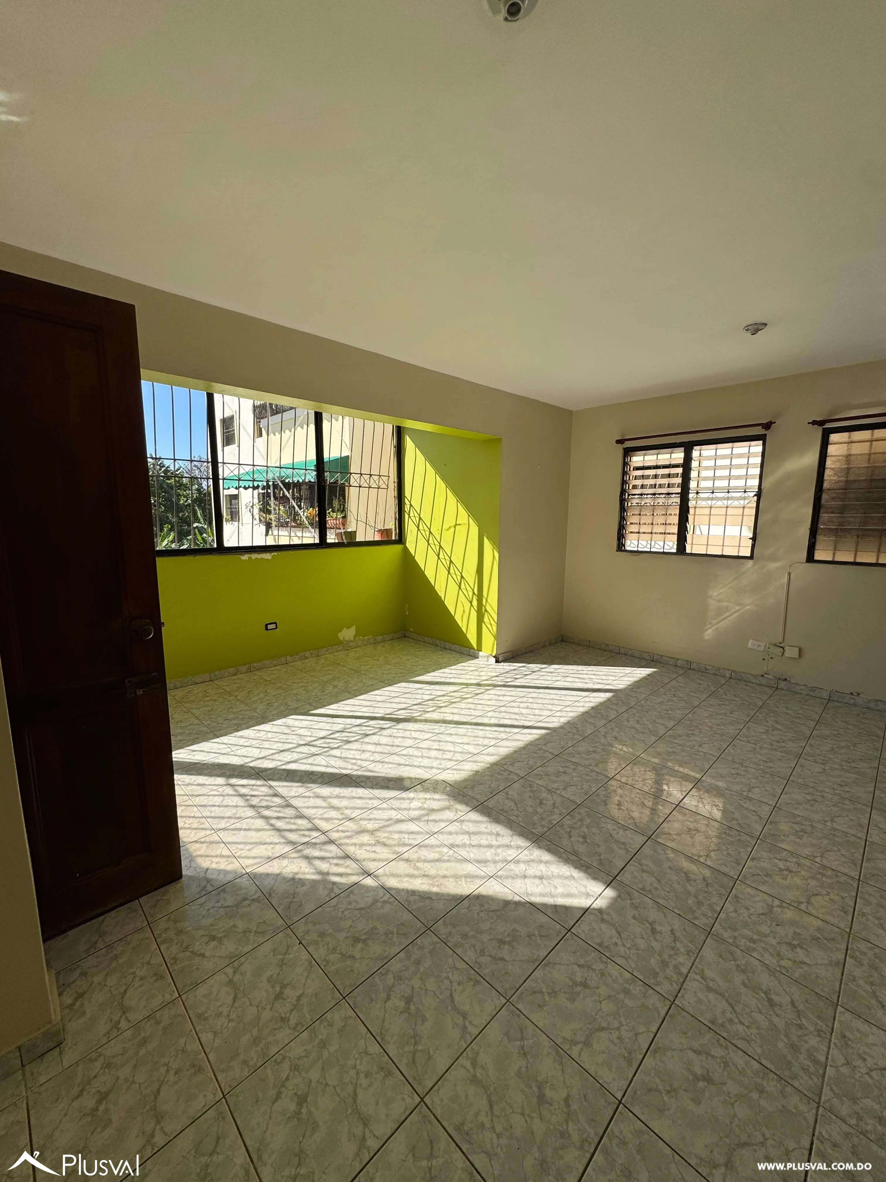 Transforma este Espacio! Apartamento de 3 Habitaciones con Gran Potencial en Zona Residencial 474484