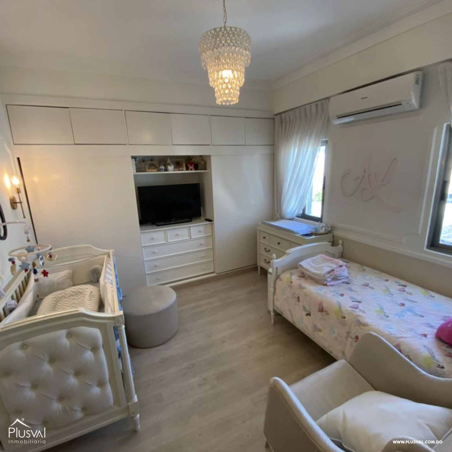 Moderno apartamento de 2 habitaciones + estudio ó 3 habitaciones en venta en Evaristo Morales 347169