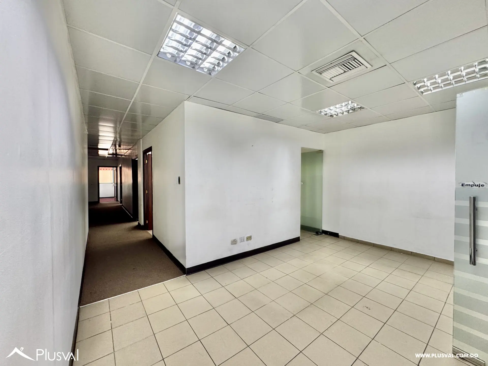 Alquilo Excelente Local Comercial en Torre Corporativa 519117