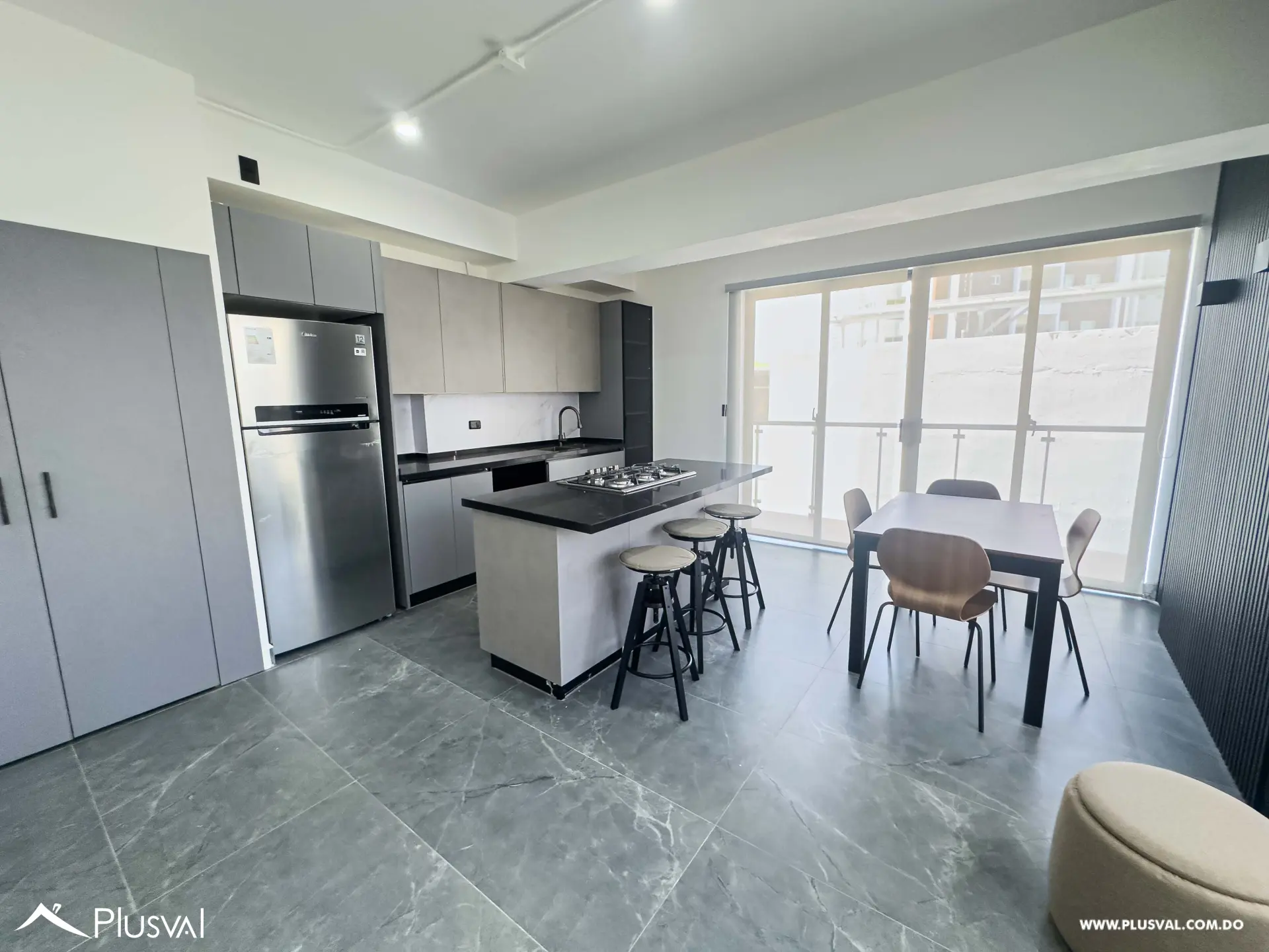 Apartamento en alquiler amueblado en El Vergel. 528426
