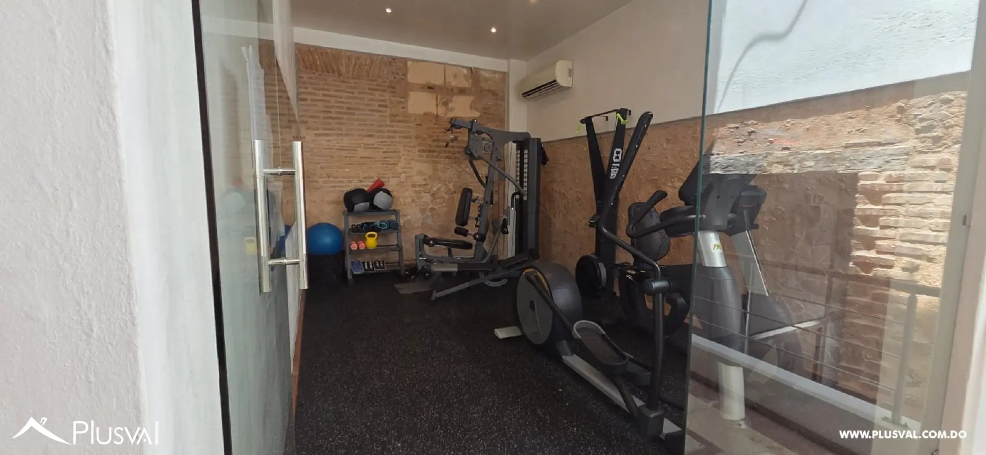 Historico y Lujoso Complejo de Apartamentos en la Zona Colonial 508094