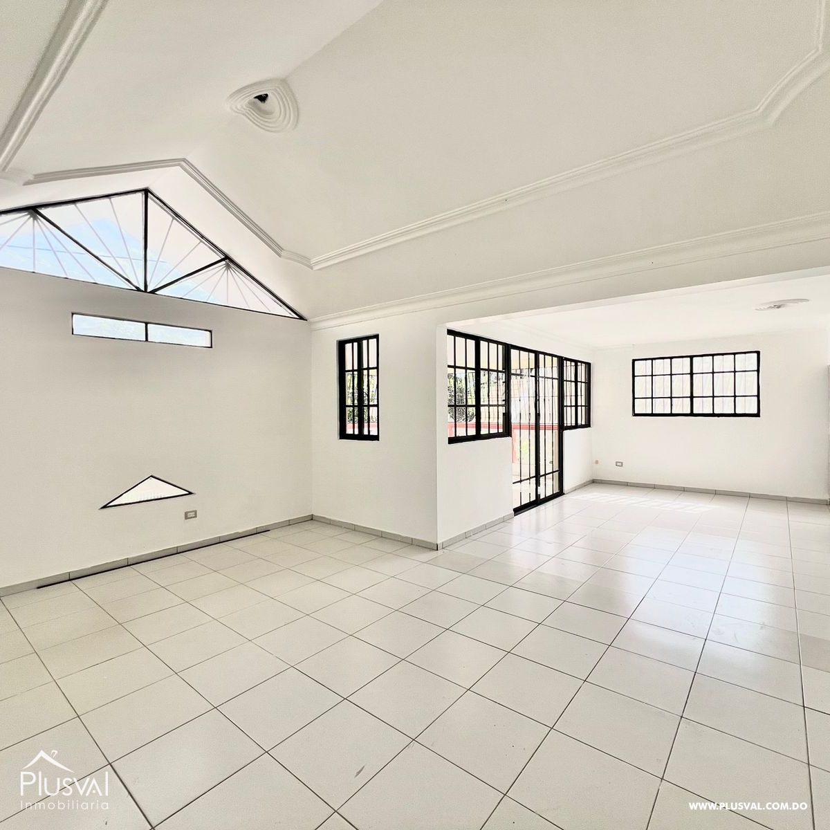 Casa de 2 niveles en Venta en lugar Céntrico 345239