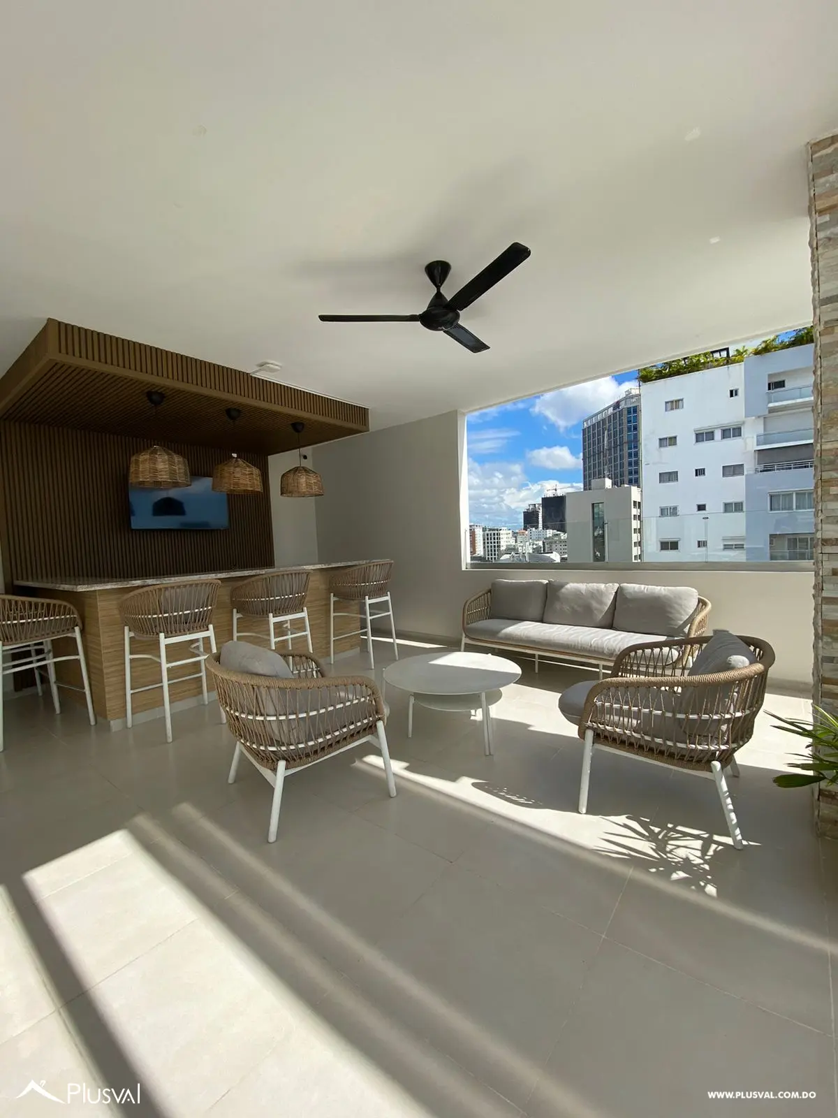 Amplio apartamento para alquiler en Evaristo Morales. 472749