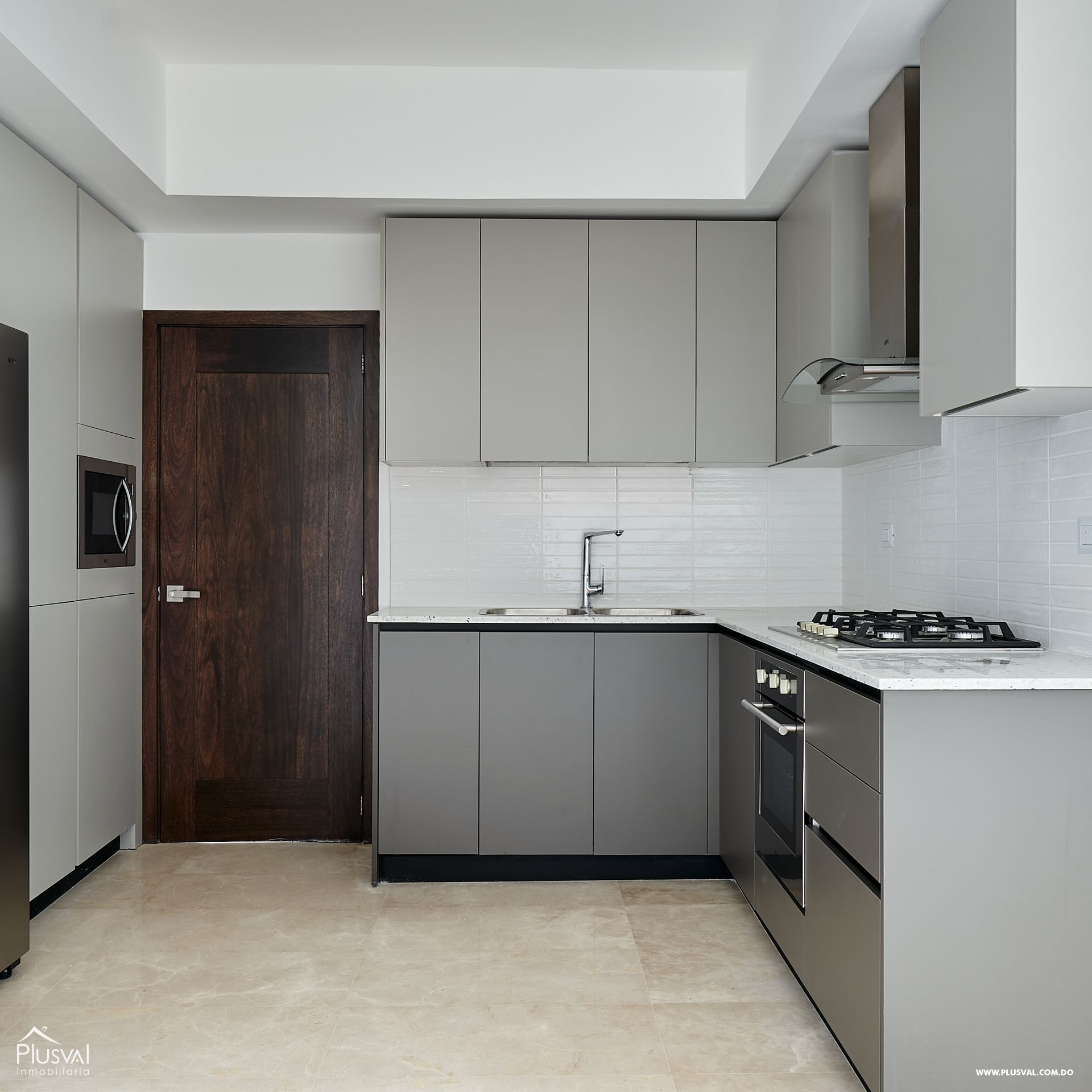 Moderno y exclusivo apartamento ubicado en el piso 8 de una torre residencial en el polígono central de la ciudad 446555