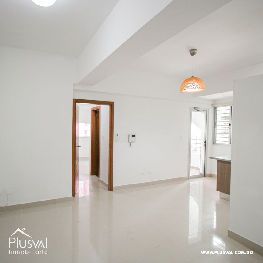 Apartamento en Alquiler Evaristo Morales con Línea Blanca 209406