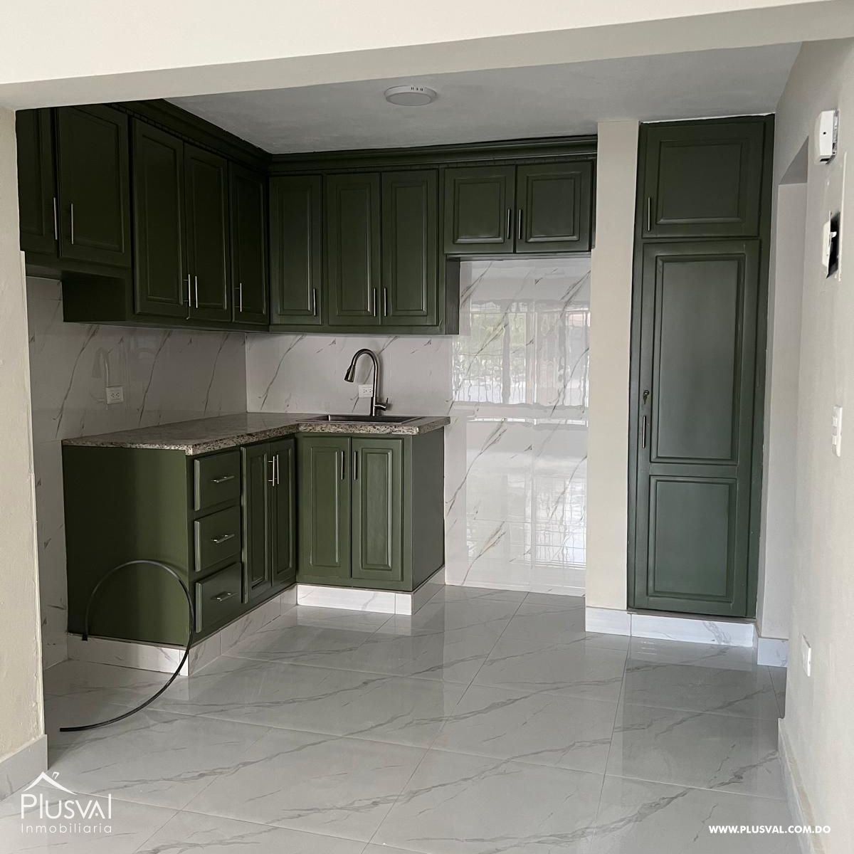 Amplio apartamento de veta en la autopista Duarte. 400448