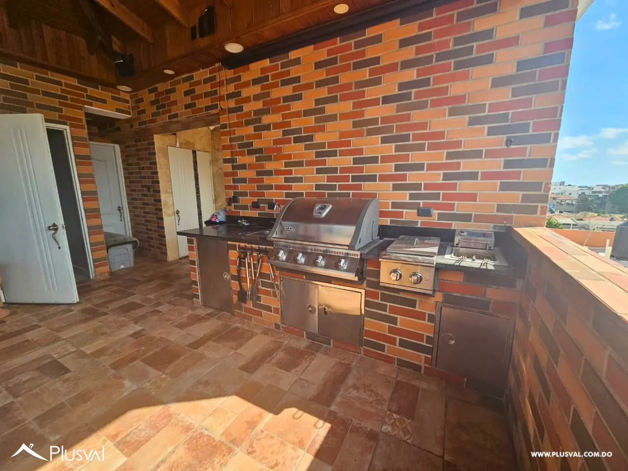 Apartamento de 3 habitaciones con terraza privada en los Corales 470985