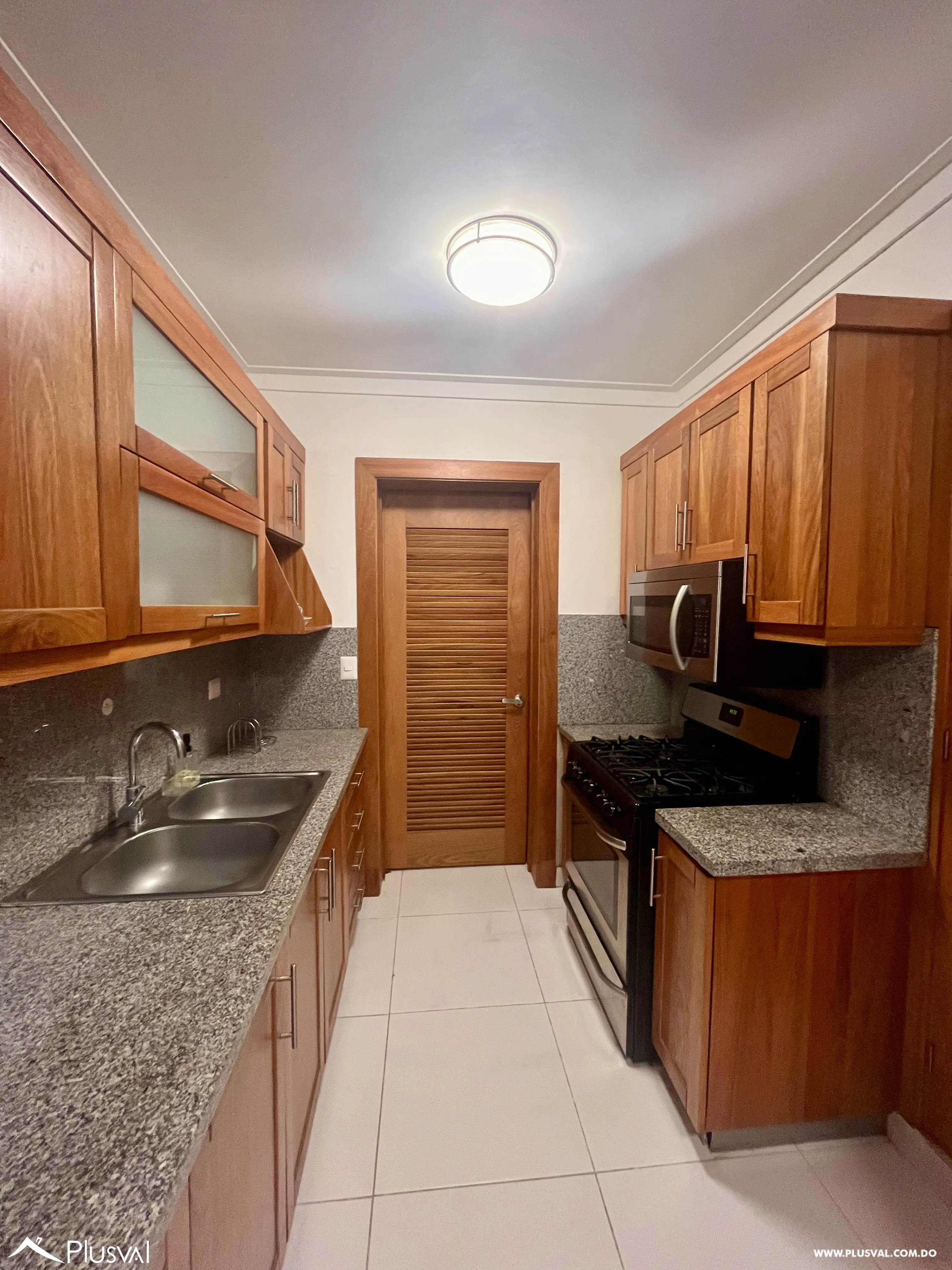 Apartamento amueblado en alquiler en Cacicazgos 481656