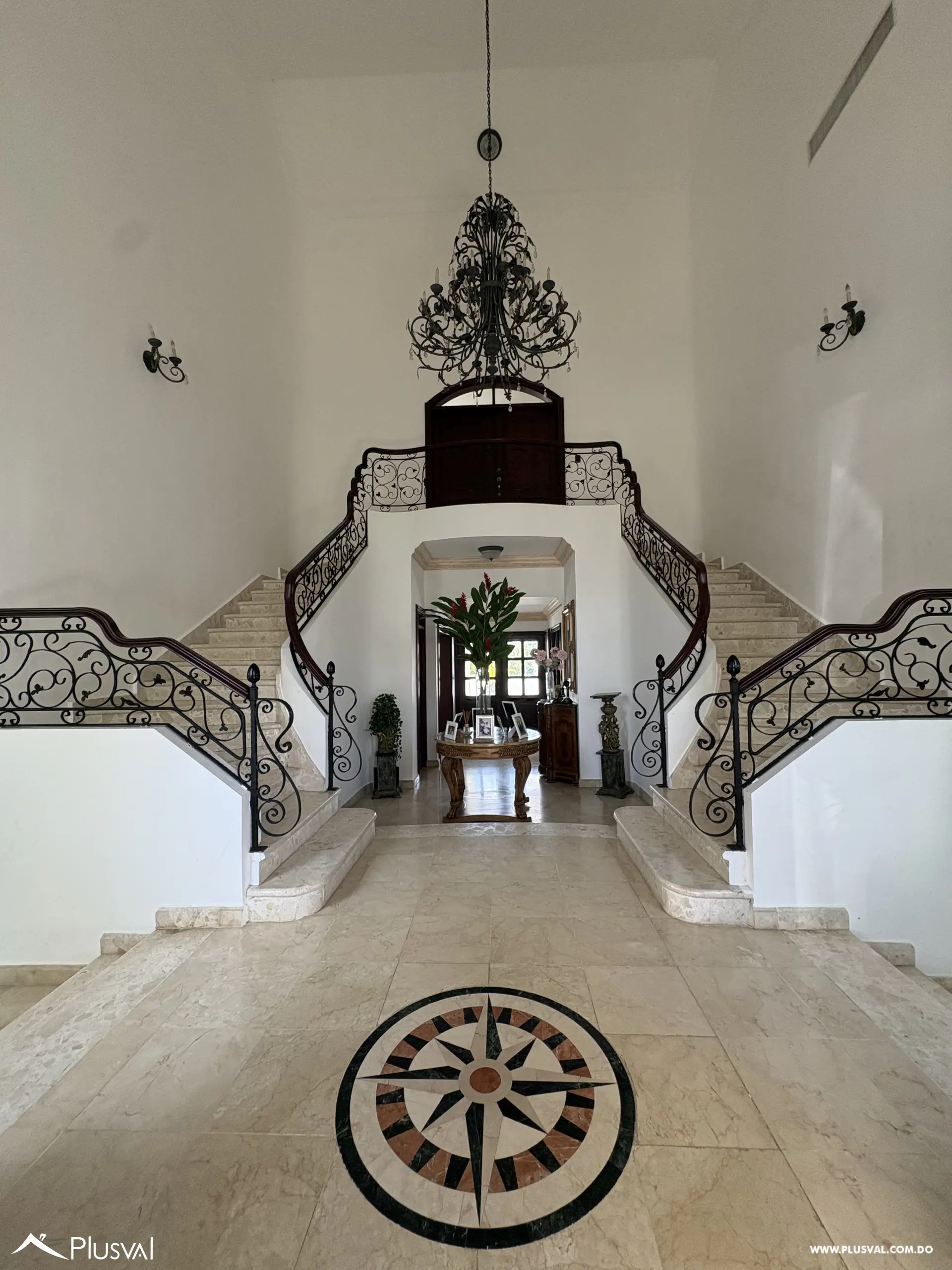 Casa en venta en Altos de Arroyo Hondo III con piscina y hermosa vista. 484703