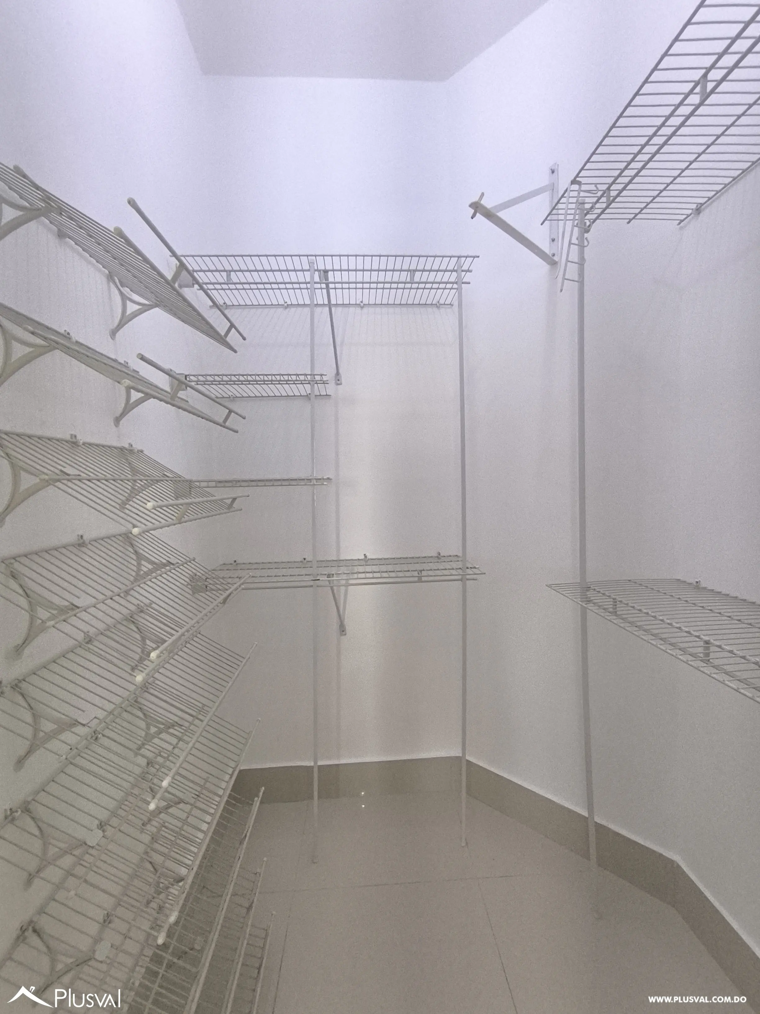 Apartamento en Alquiler, El Millón con Planta Full y Parqueos Paralelos 469214